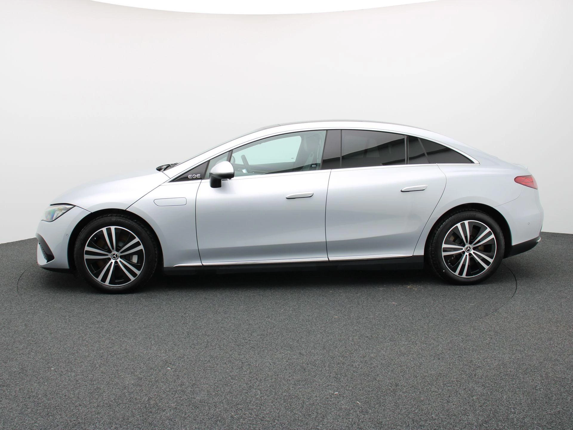 Mercedes-Benz EQE 300 Business Line + LEDER + PANORAMISCH DAK + CARPLAY +