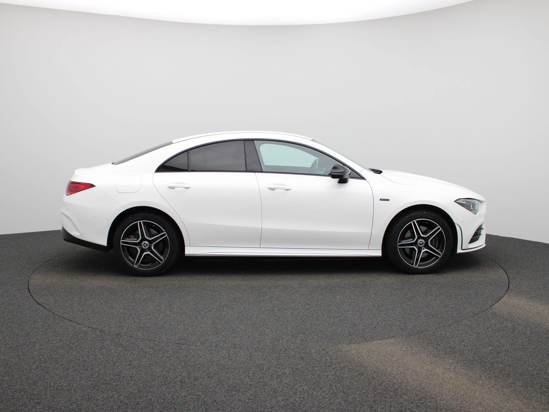 Mercedes-Benz-CLA-image-6