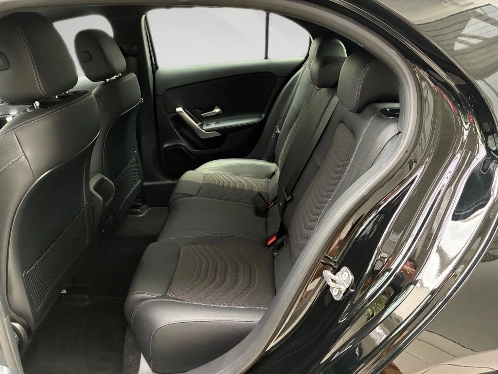 Mercedes-Benz-A-Klasse 180 d-image-9