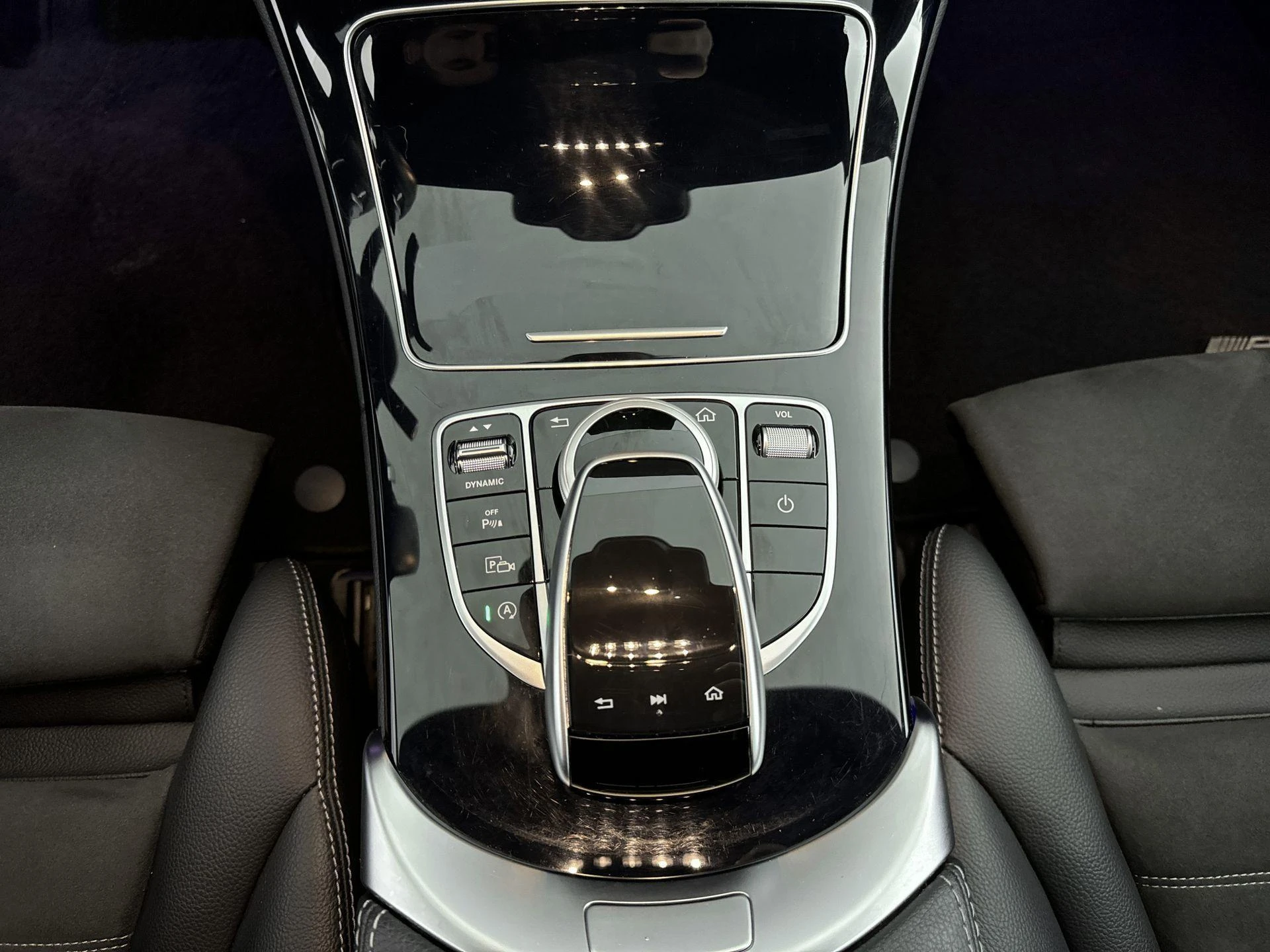Mercedes-Benz-C-Klasse-image-7