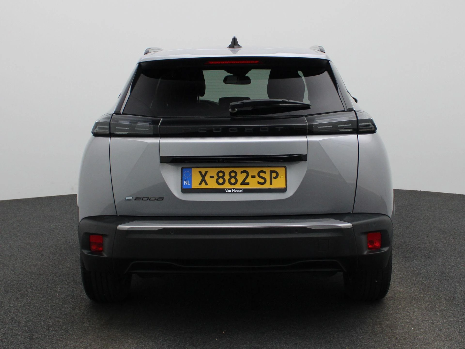 Peugeot-e-2008-image-4