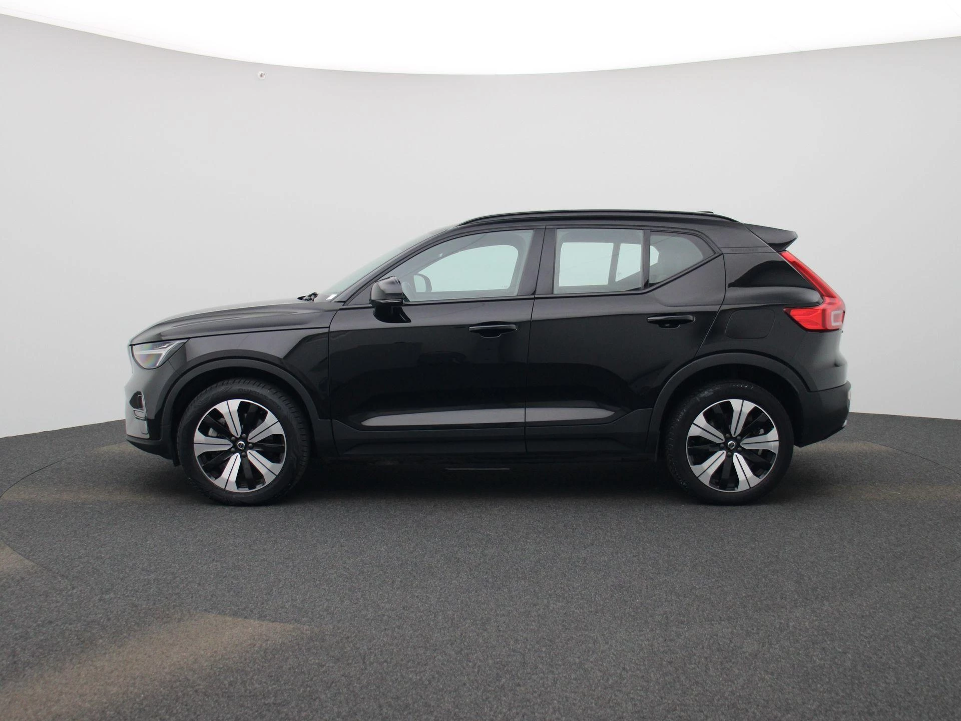 Volvo-XC40-image-3