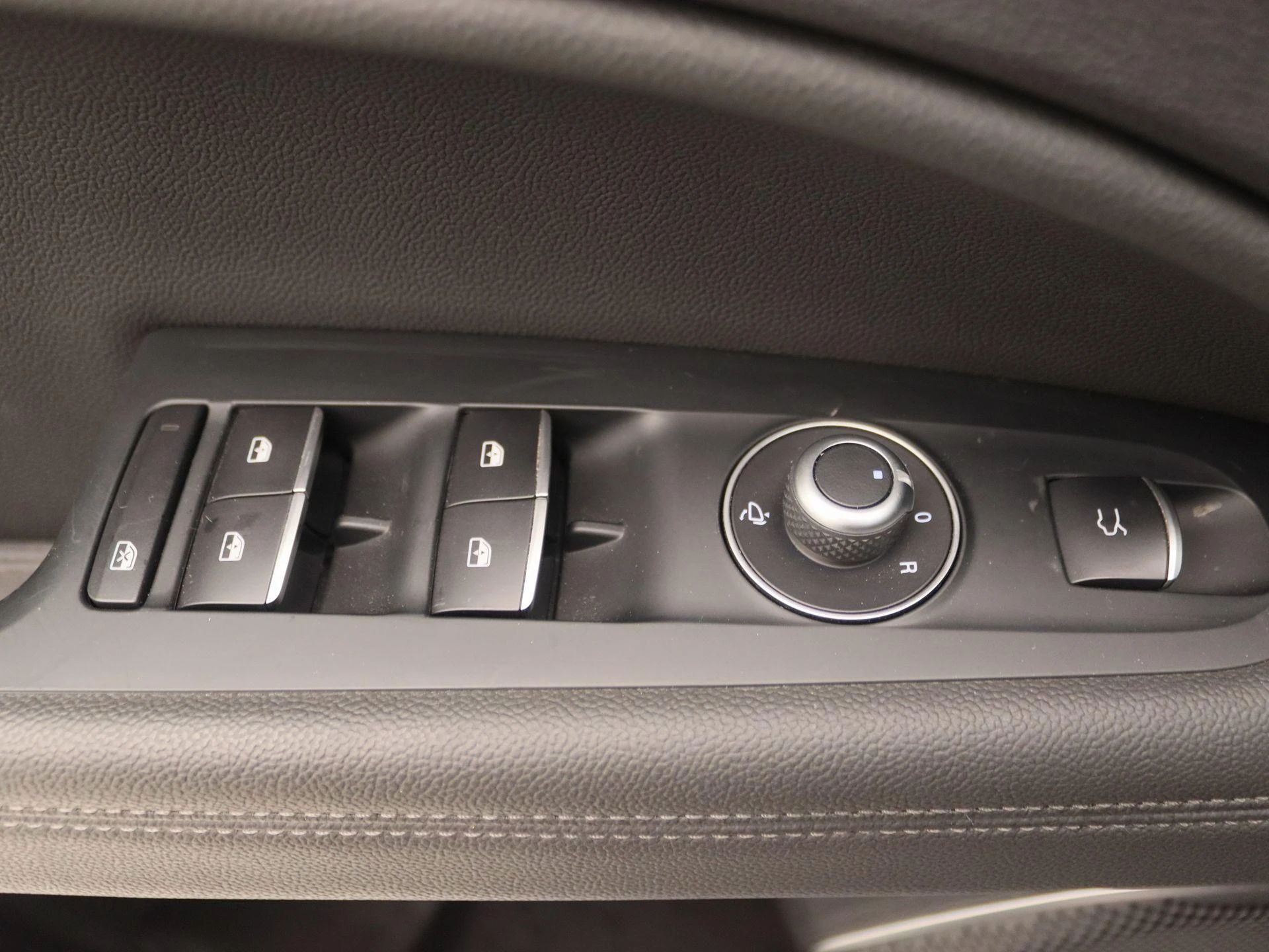 Alfa Romeo-Stelvio-image-24
