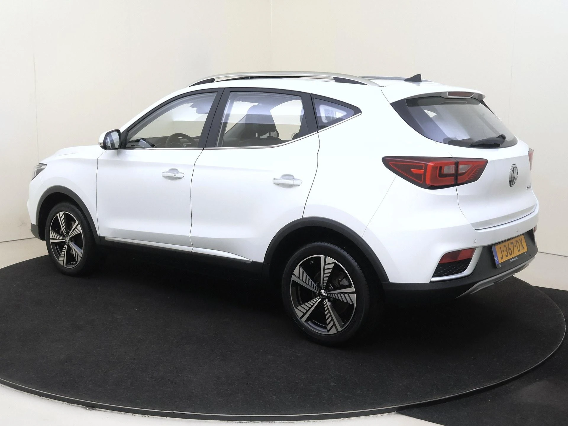 MG-ZS EV-image-4