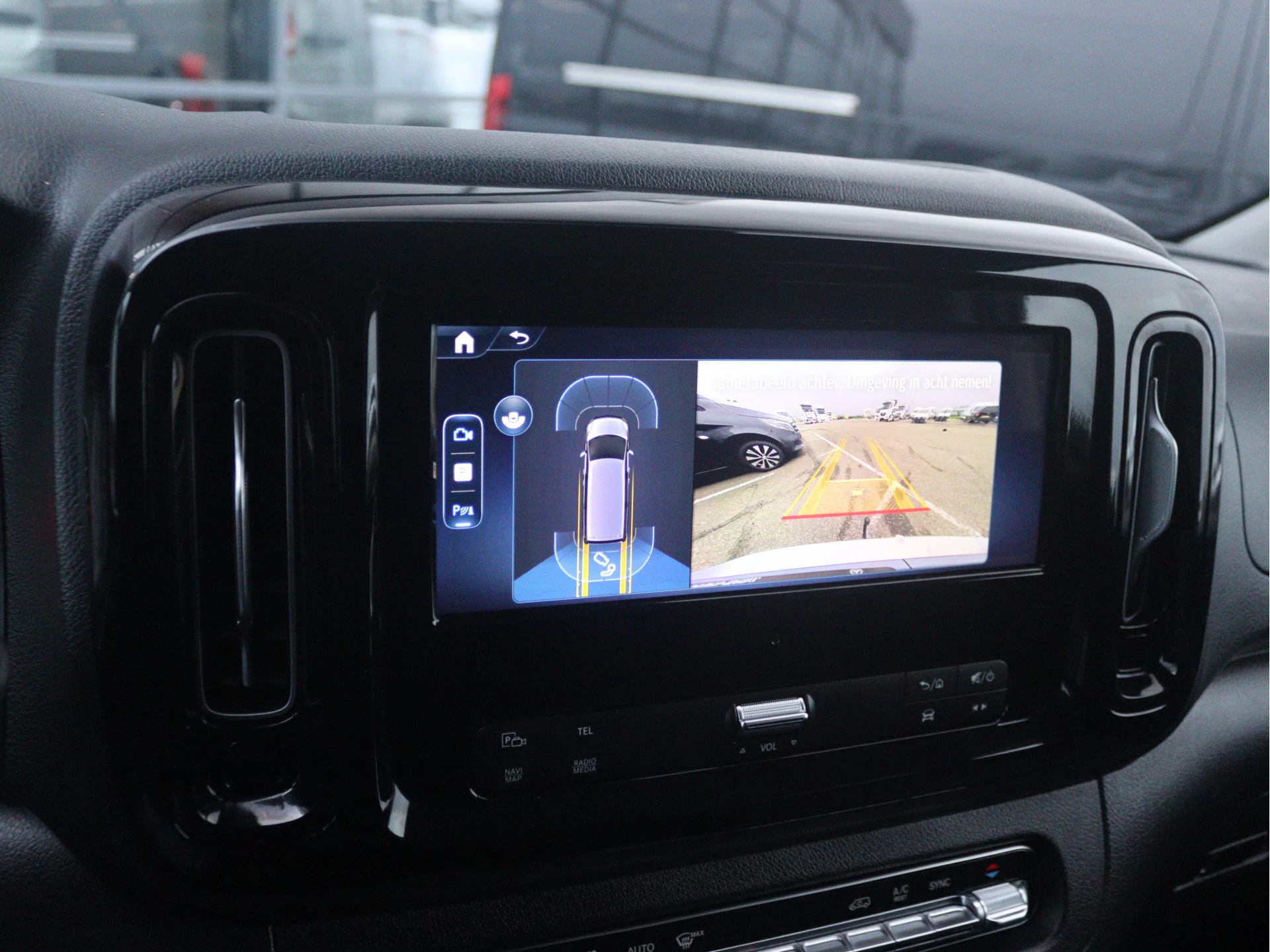 Mercedes-Benz-Vito-image-9