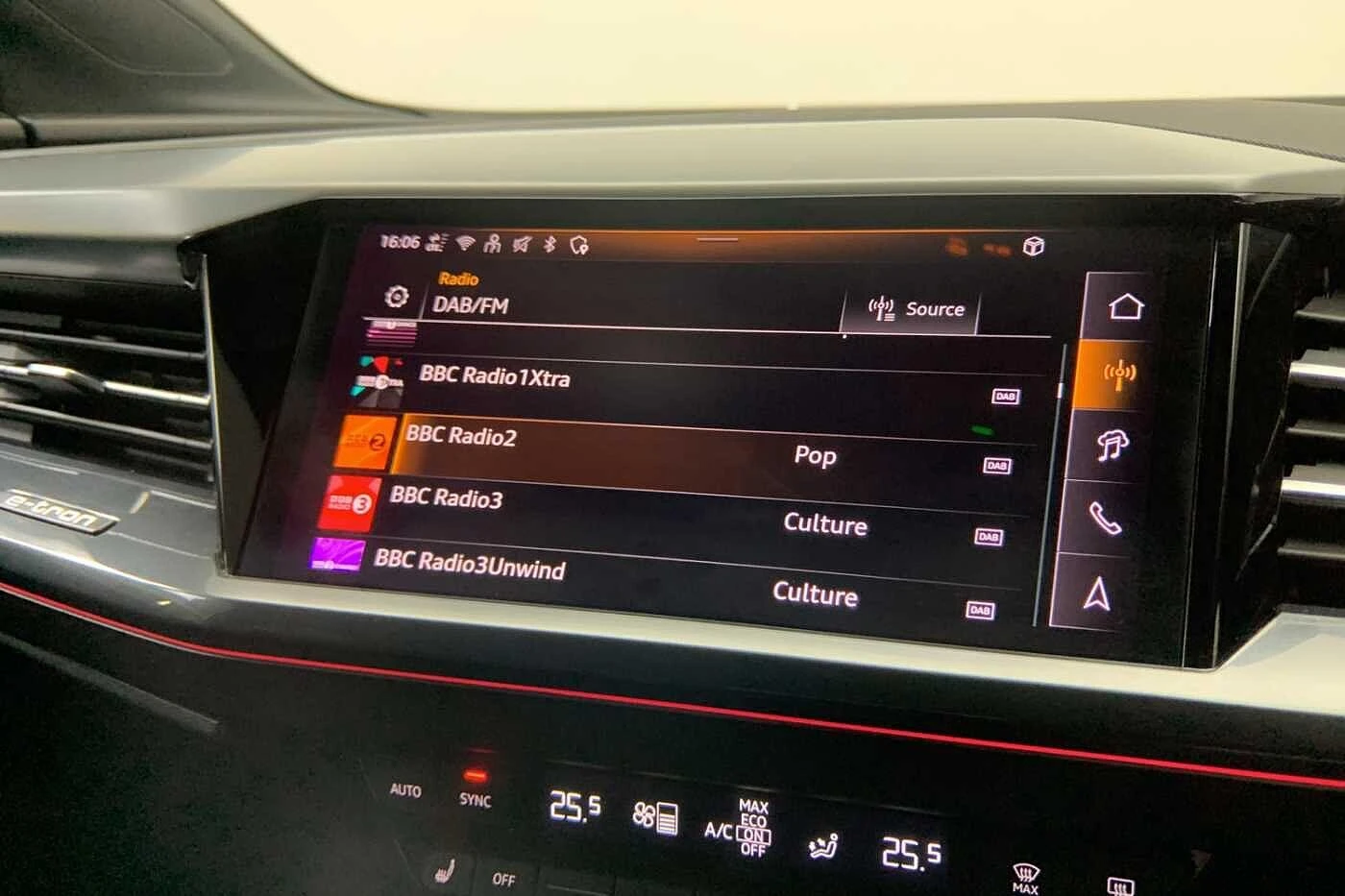 Audi-Q4 e-tron-image-15