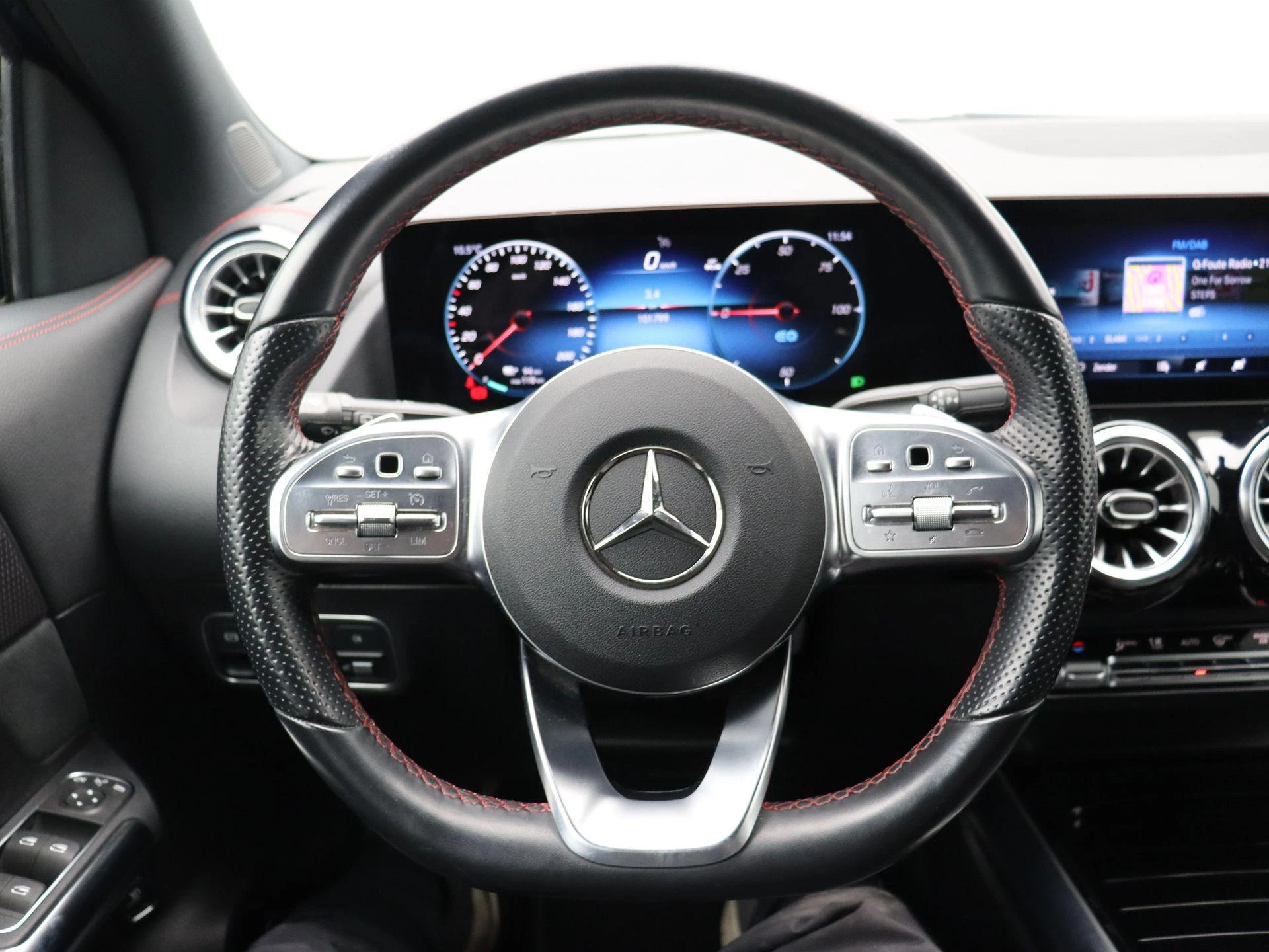 Mercedes-Benz EQA 250 AMG Line + TREKHAAK + KEY LESS + CAMERA +