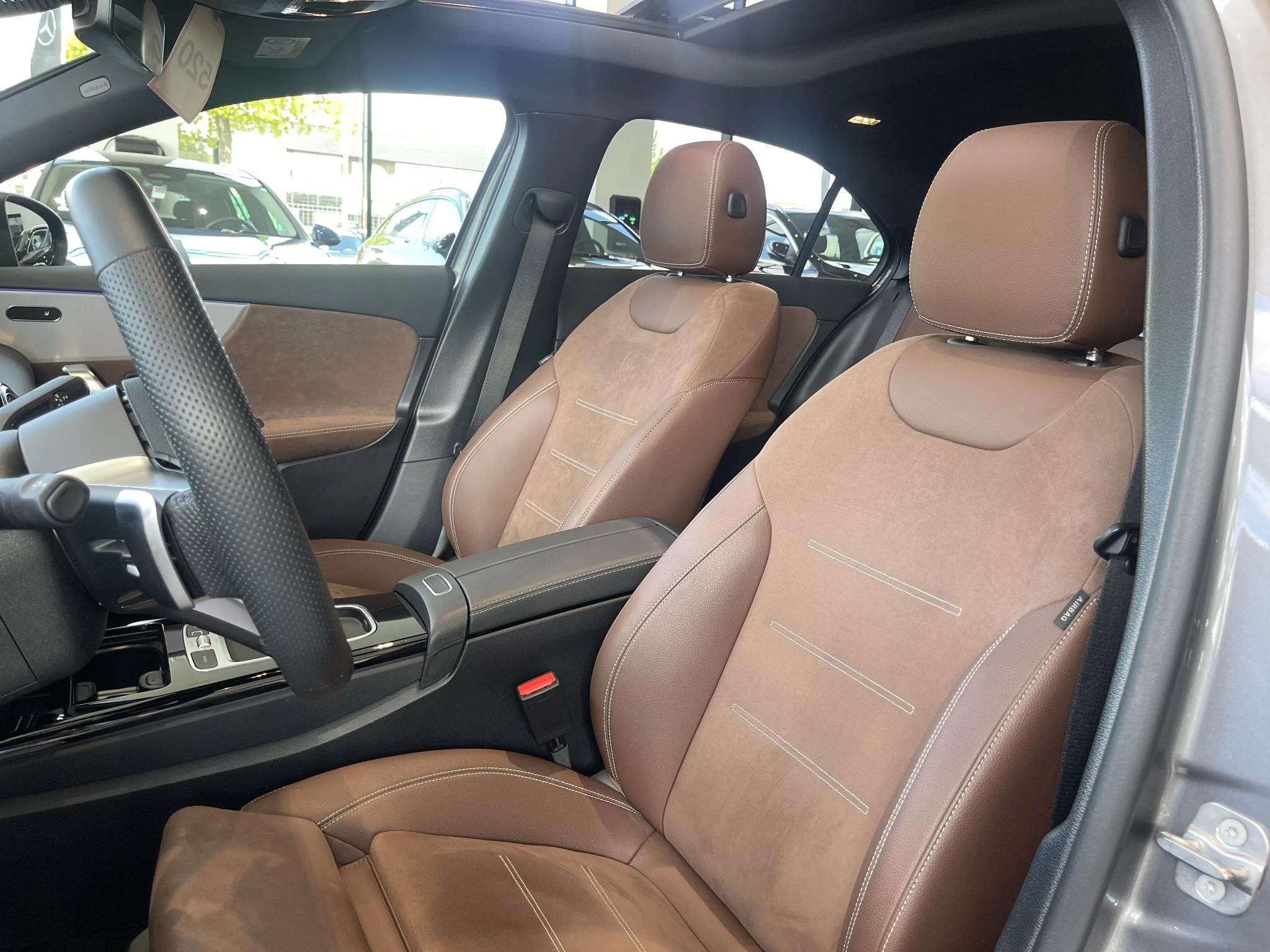Mercedes-Benz A-Klasse 200 d AMG Line Limousine + PANO DAK + MULTIBEAM + BURMESTER +