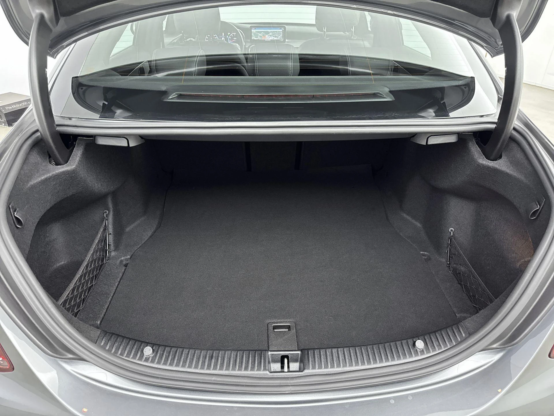 Mercedes-Benz-C-Klasse-image-23