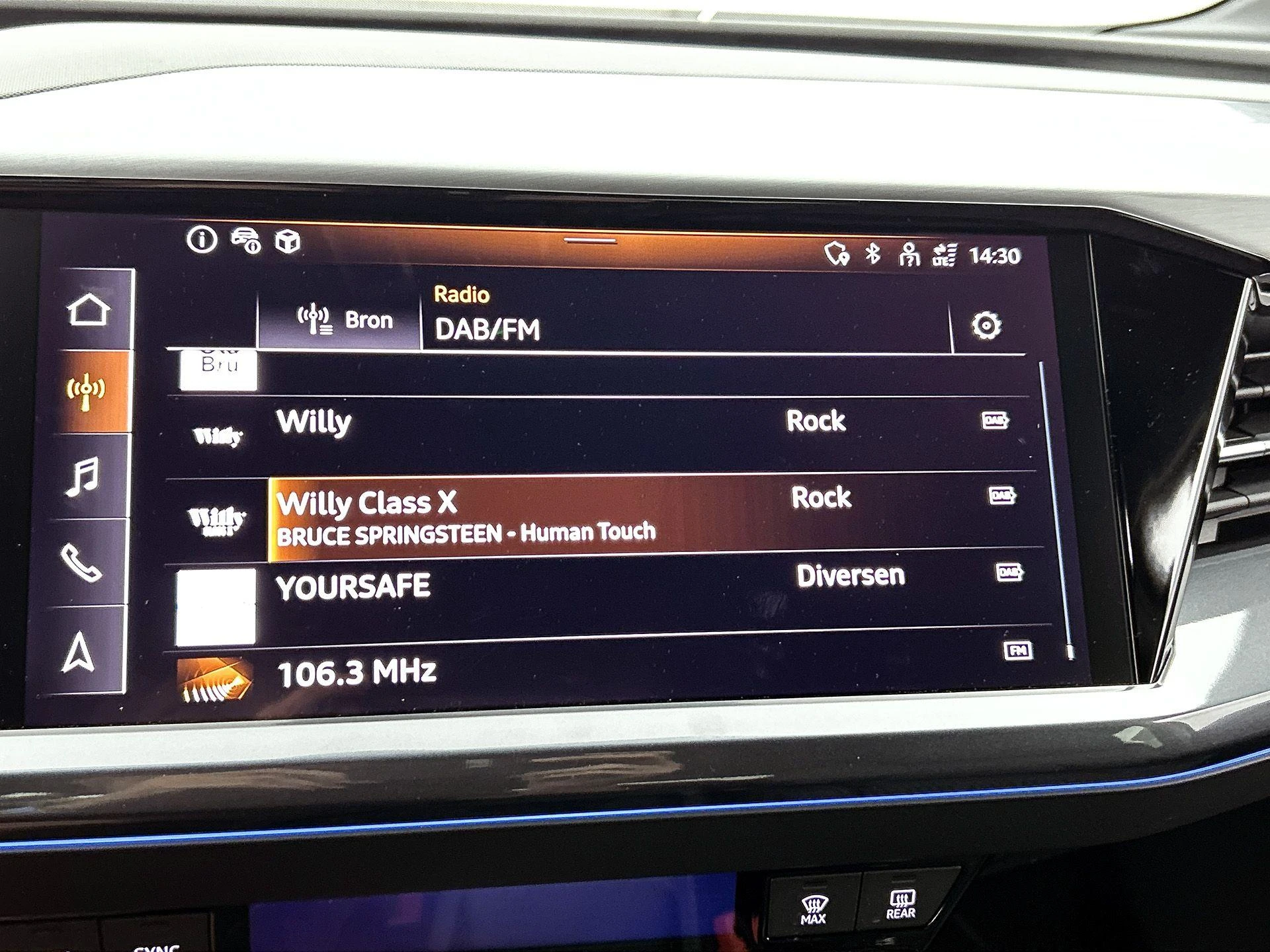 Audi-Q4 e-tron-image-6