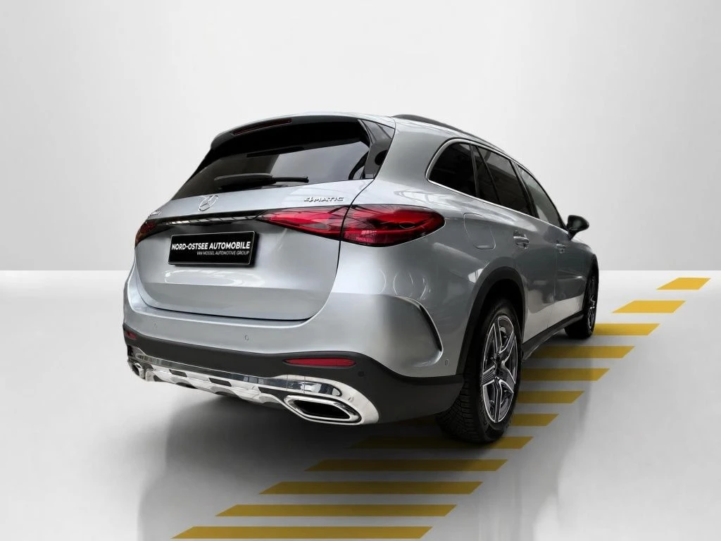 Mercedes-Benz-GLC 300 d-image-14