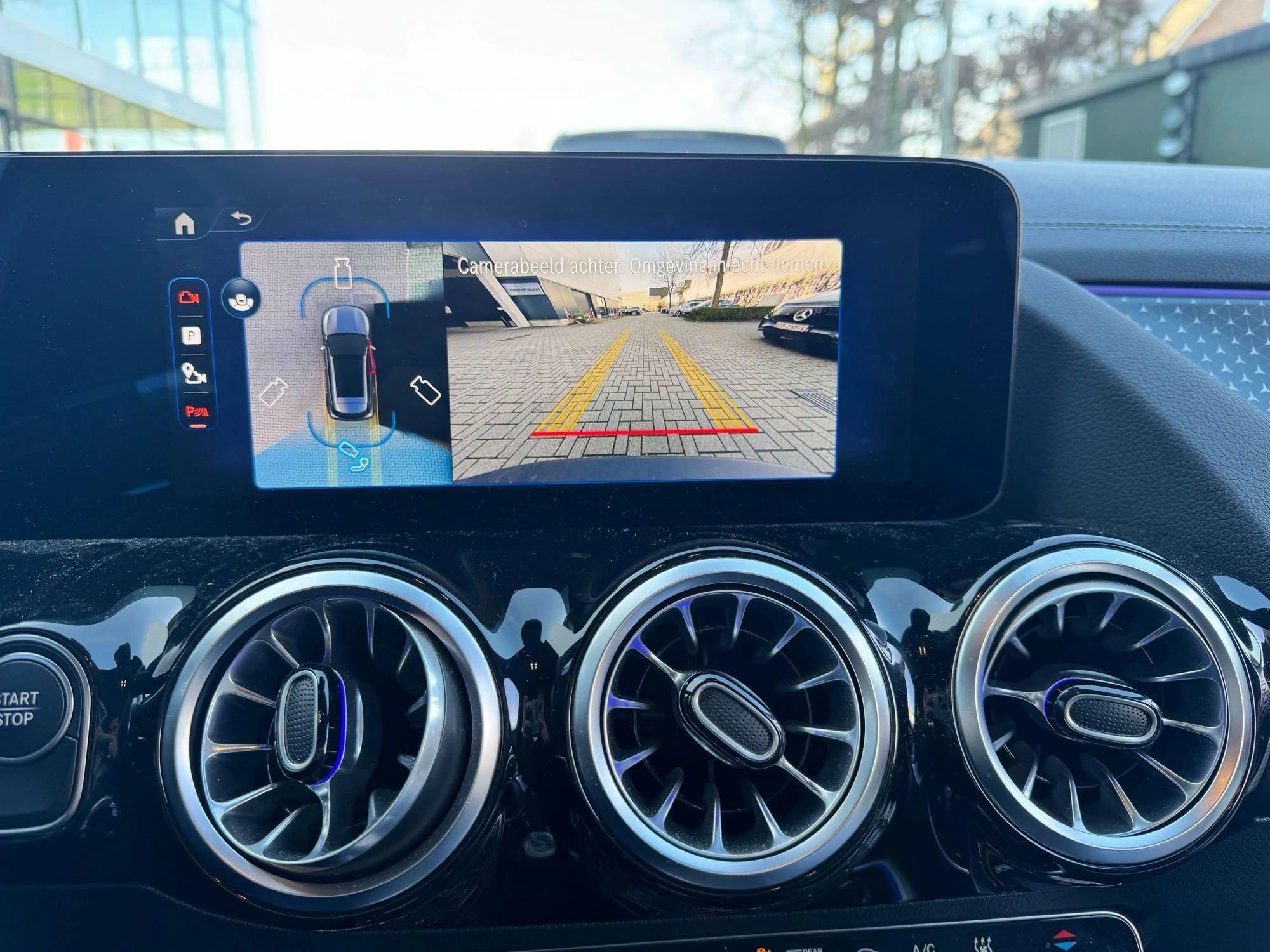 Mercedes-Benz-EQA-image-3