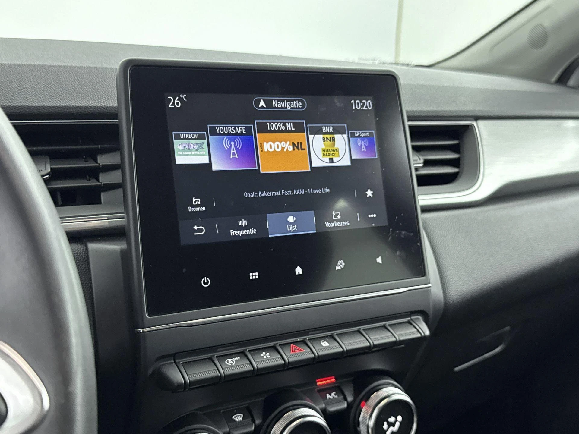 Renault-Captur-image-6