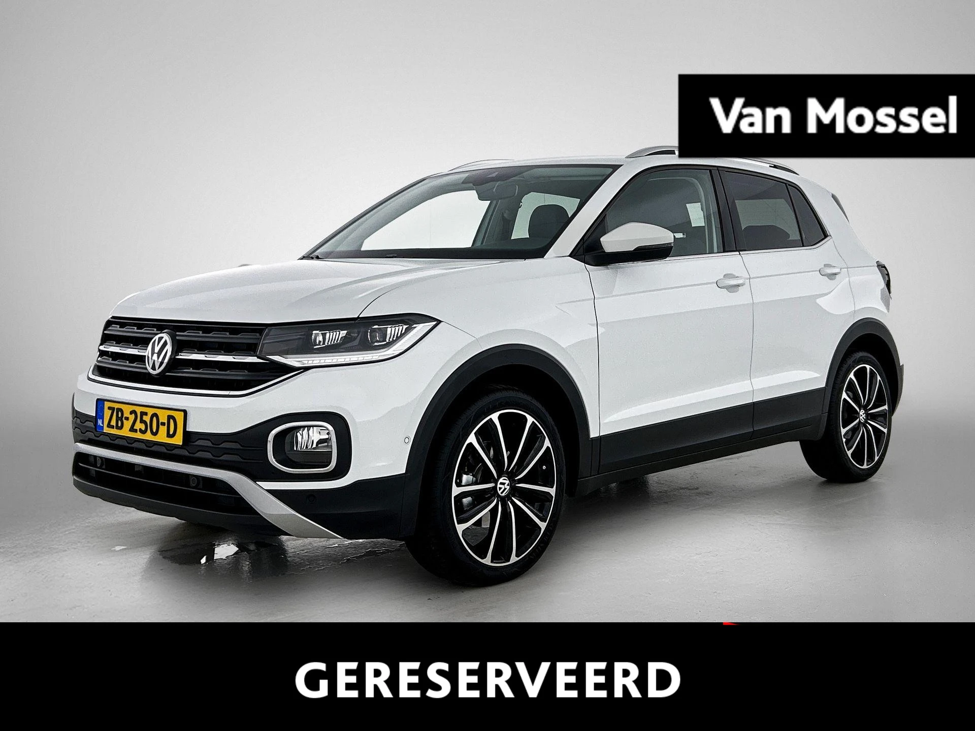 Volkswagen-T-Cross-image-0
