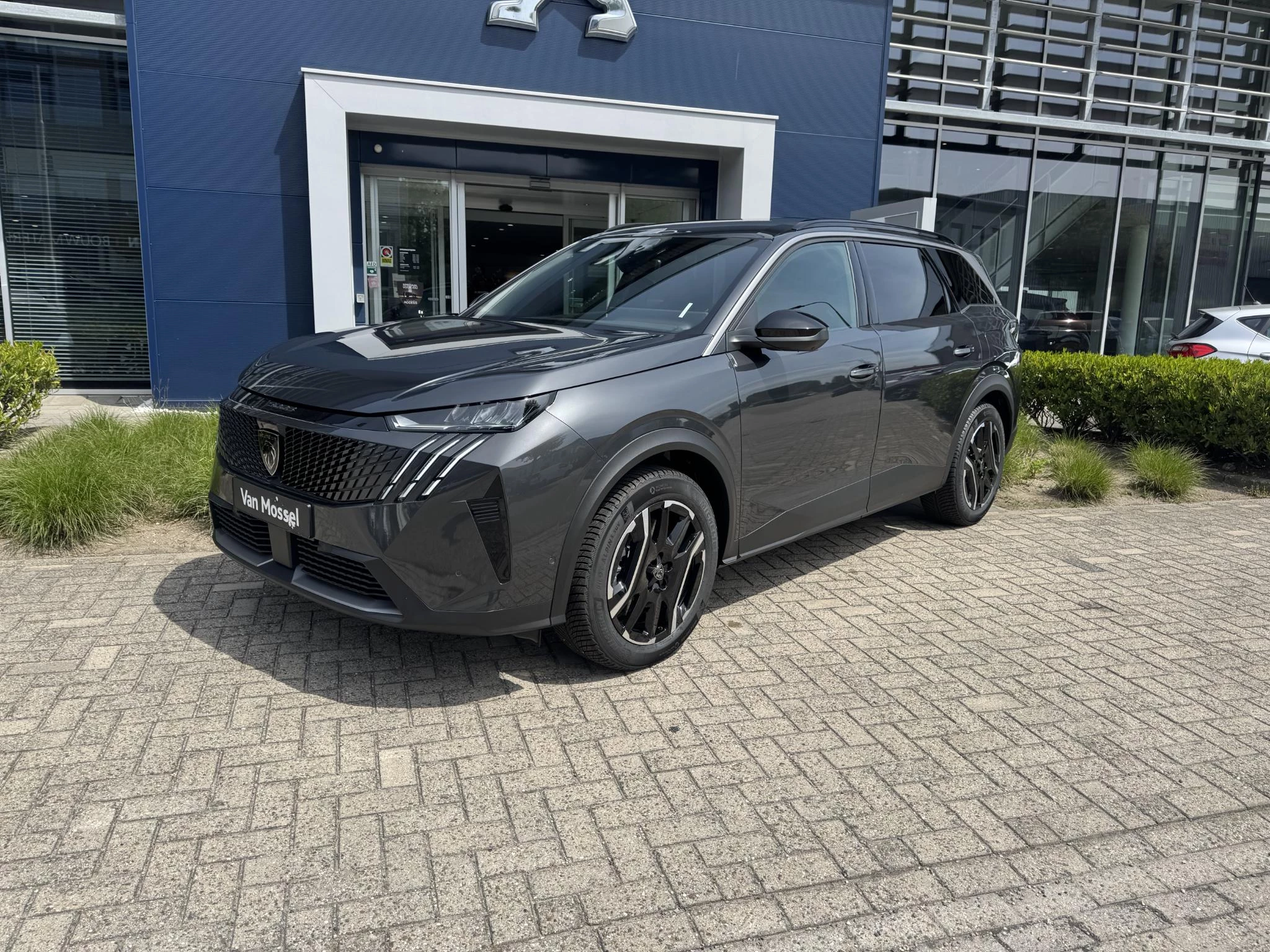 Peugeot-5008-image-1