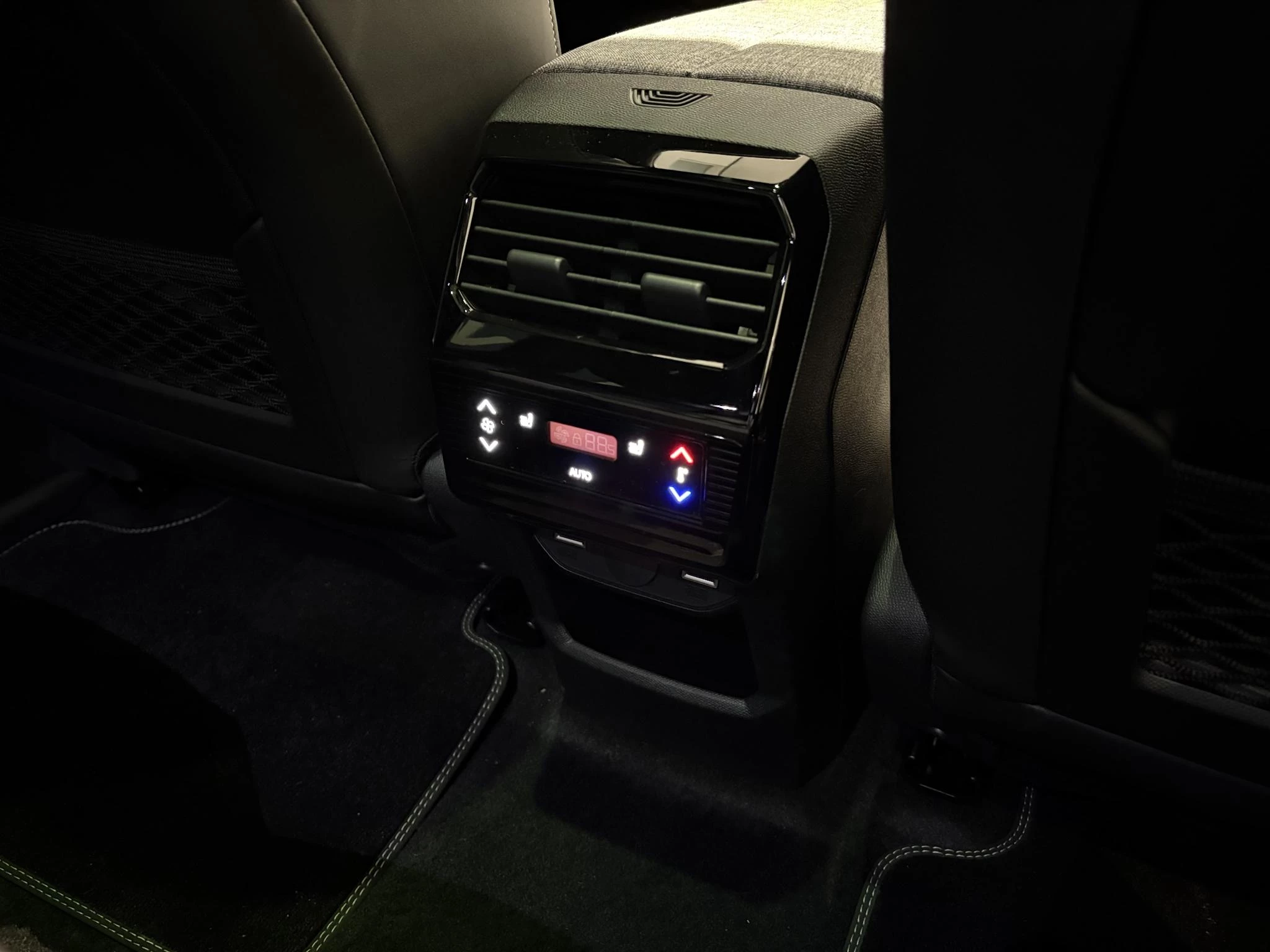Peugeot-e-5008-image-21