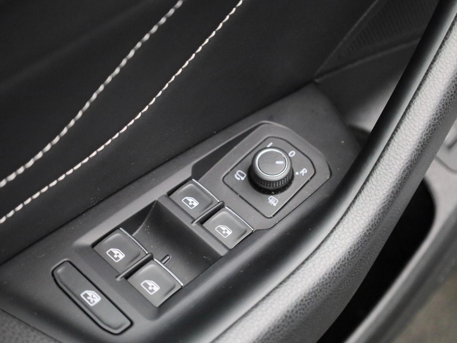 Volkswagen-Arteon-image-35