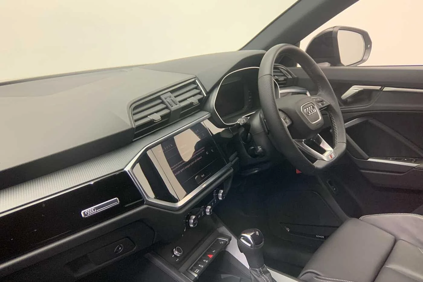 Audi-Q3-image-11
