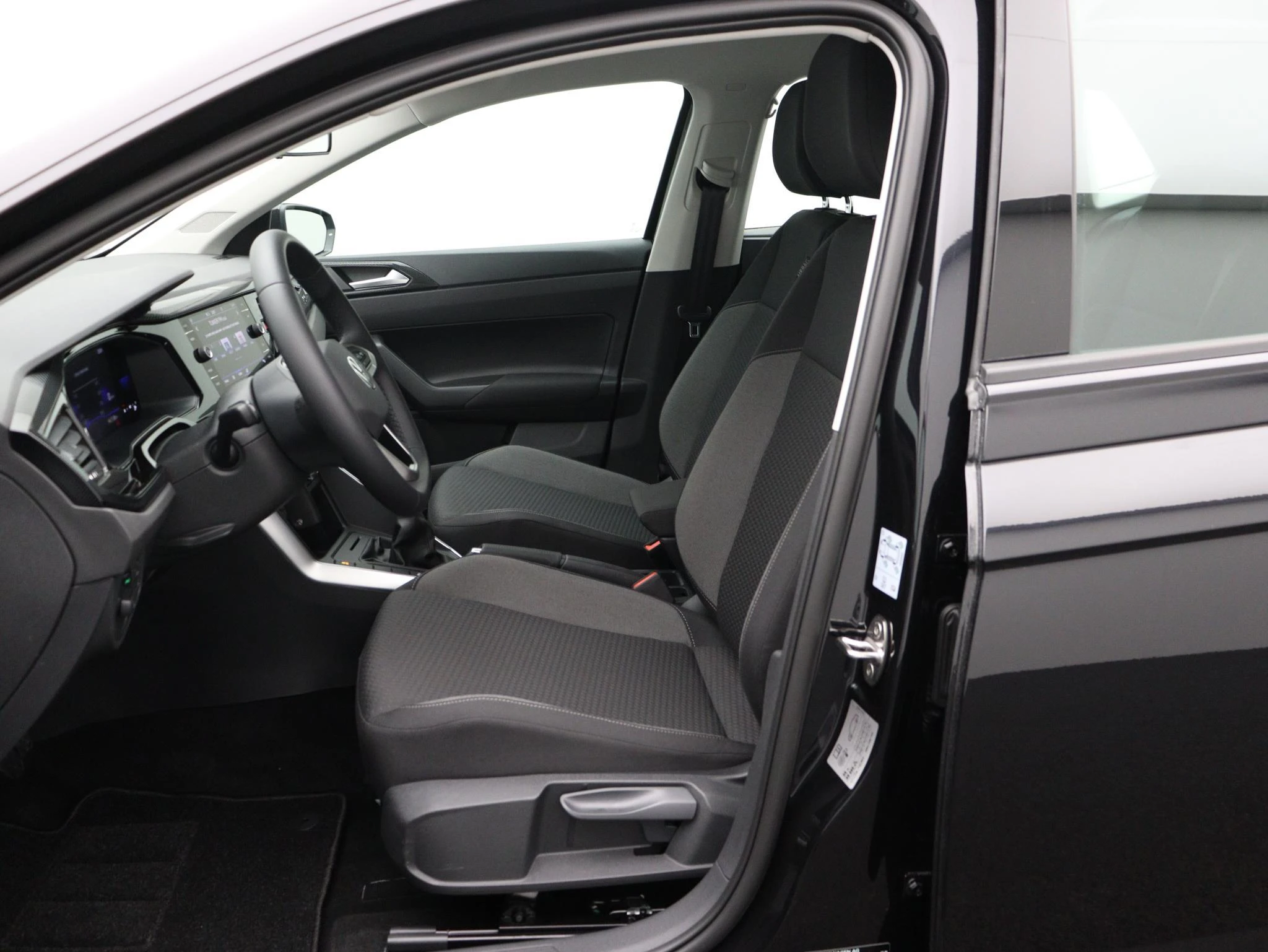 Volkswagen-Polo-image-10
