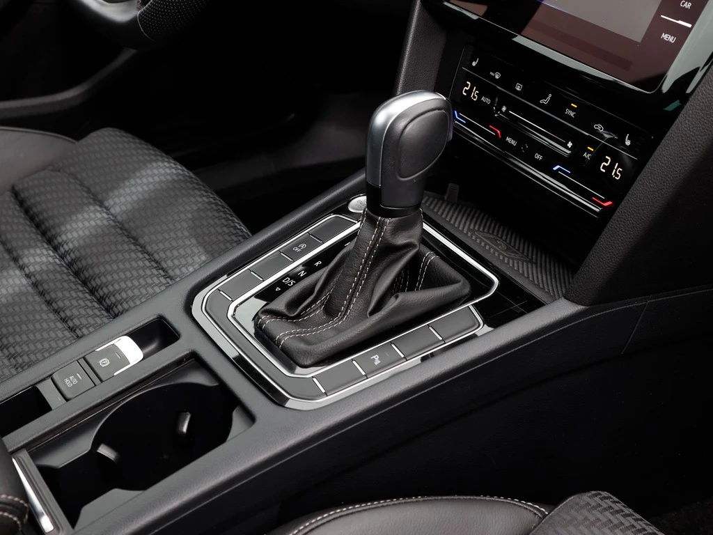 Volkswagen-Passat-image-8