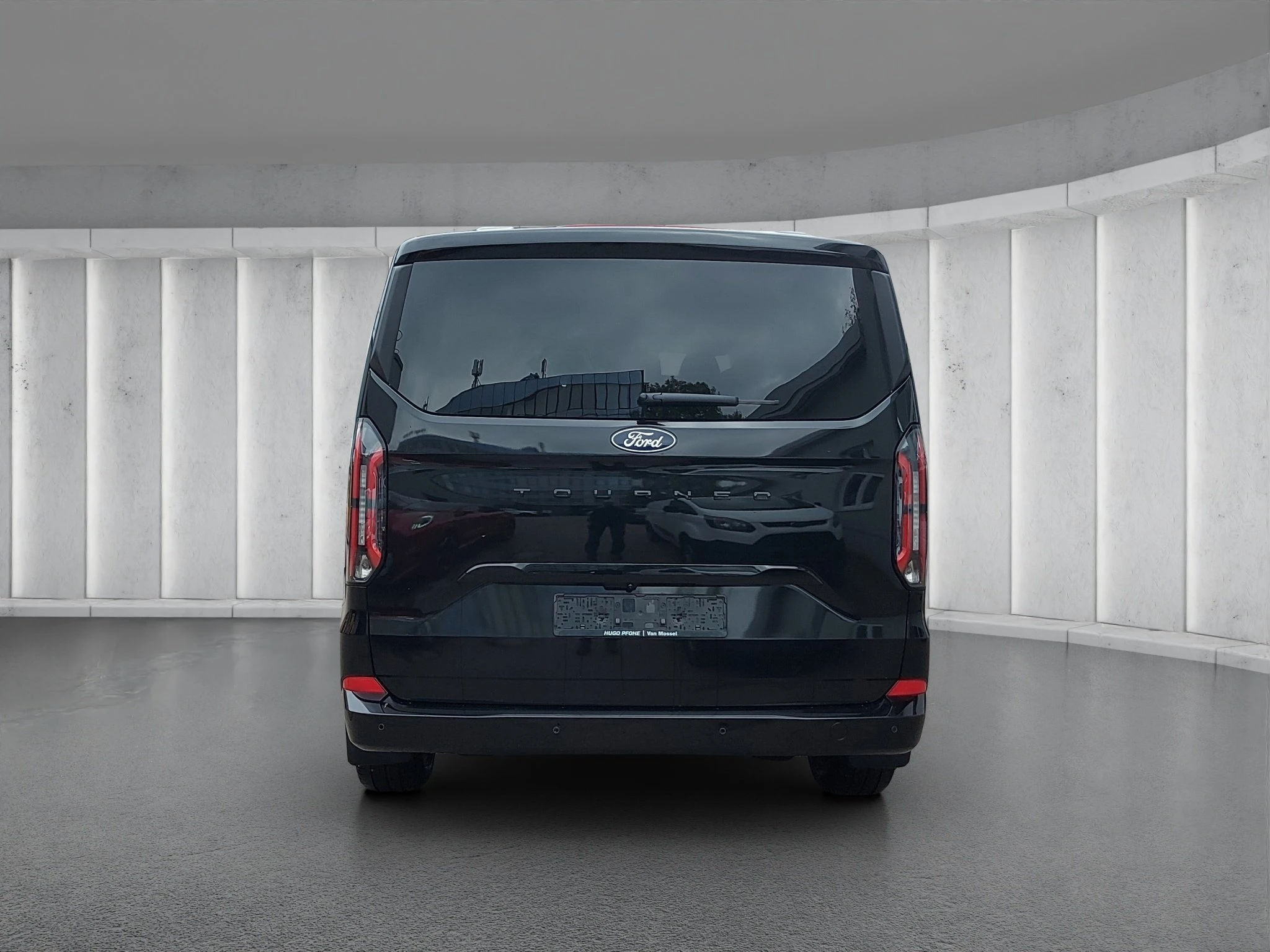 Ford-Tourneo Custom-image-3