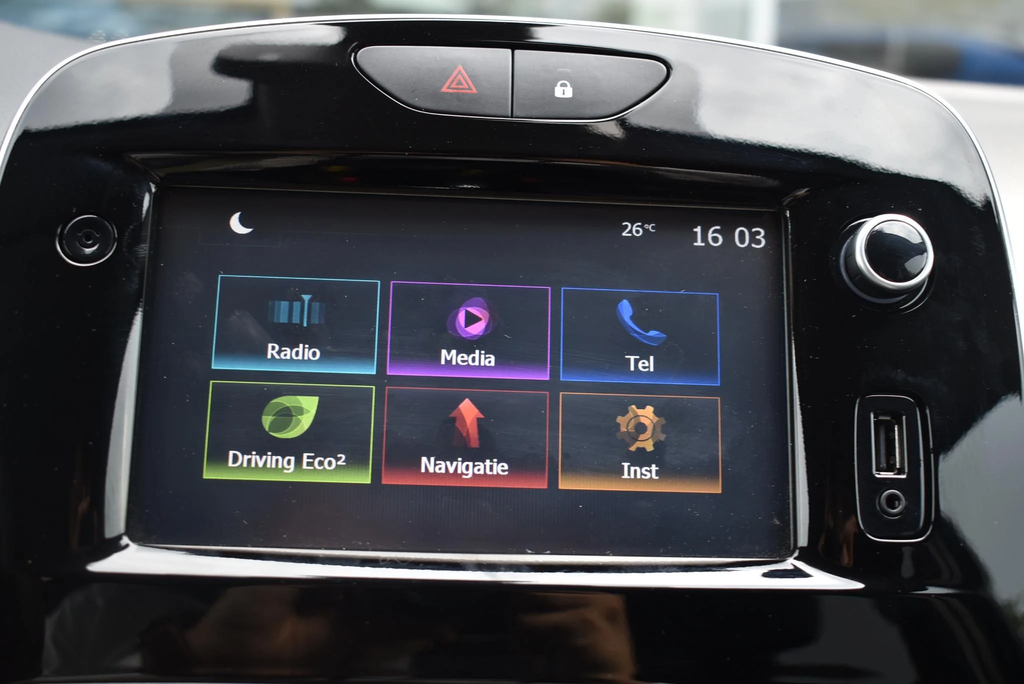 Renault-Clio-image-23