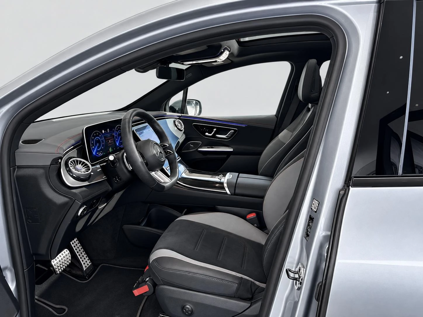 Mercedes-Benz-EQE-image-8