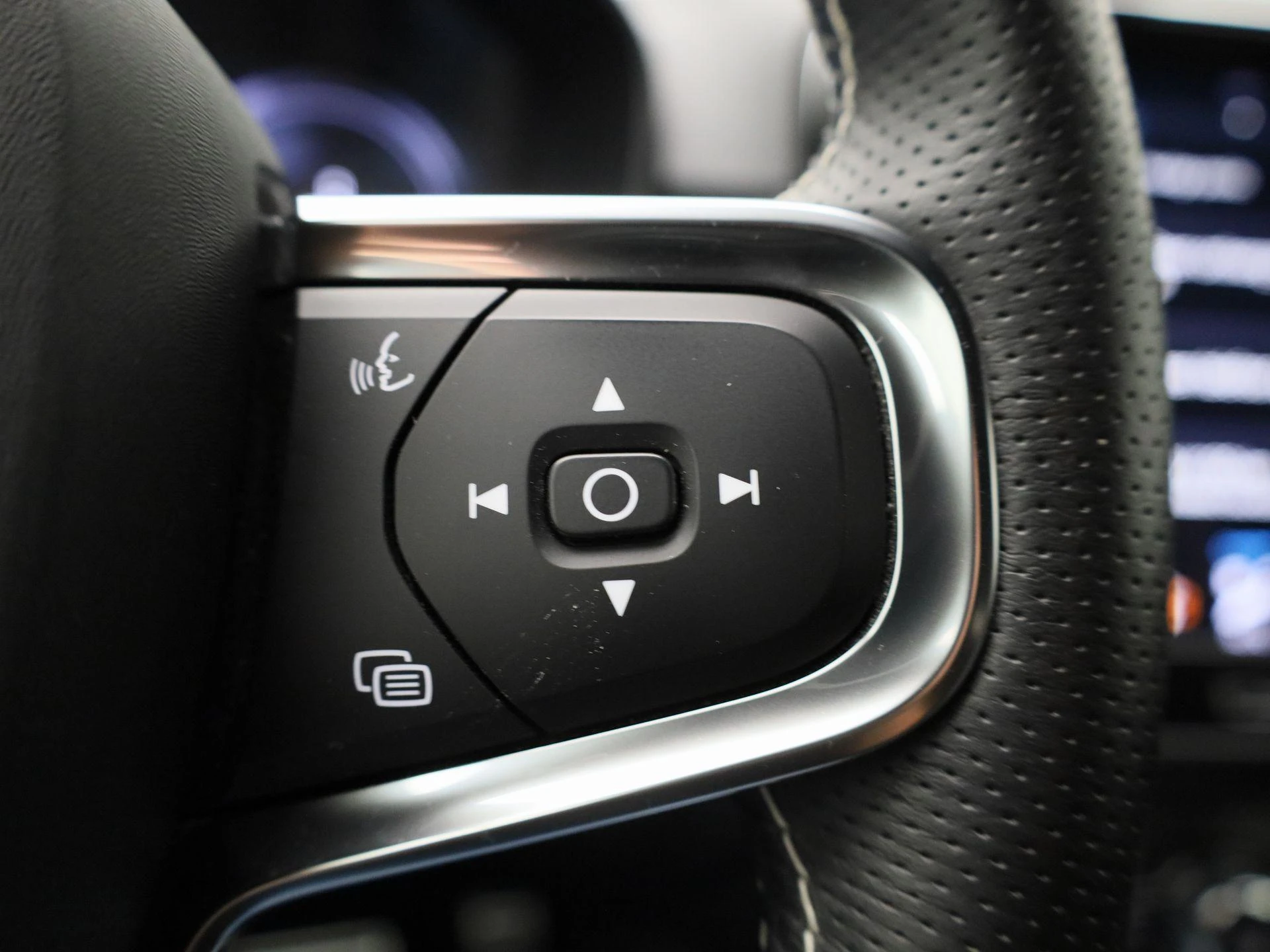 Volvo-XC40-image-18