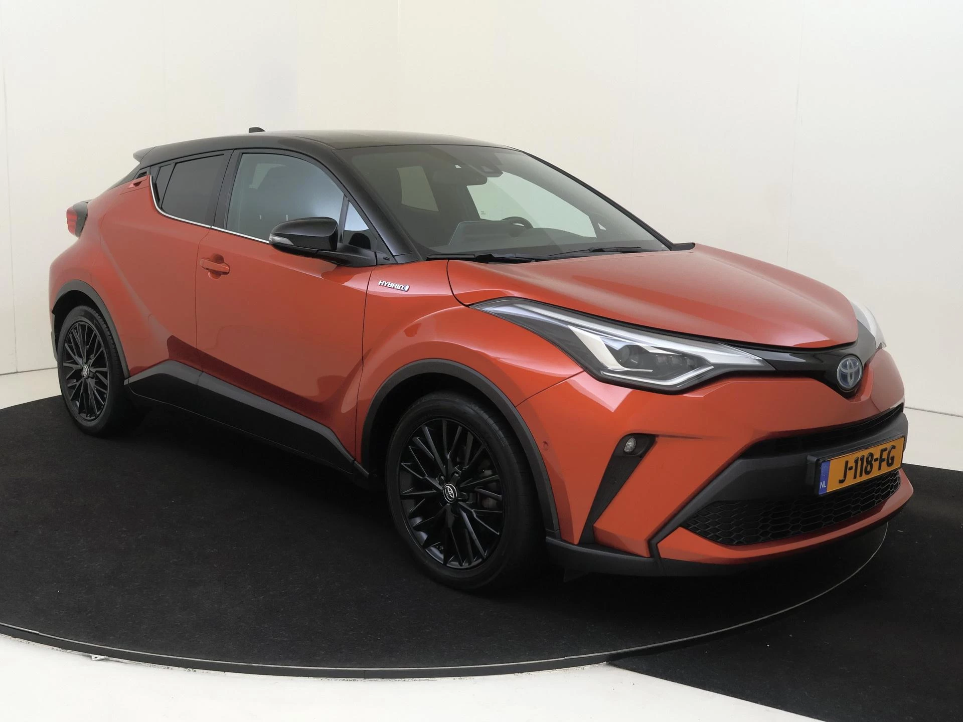 Toyota-C-HR-image-1
