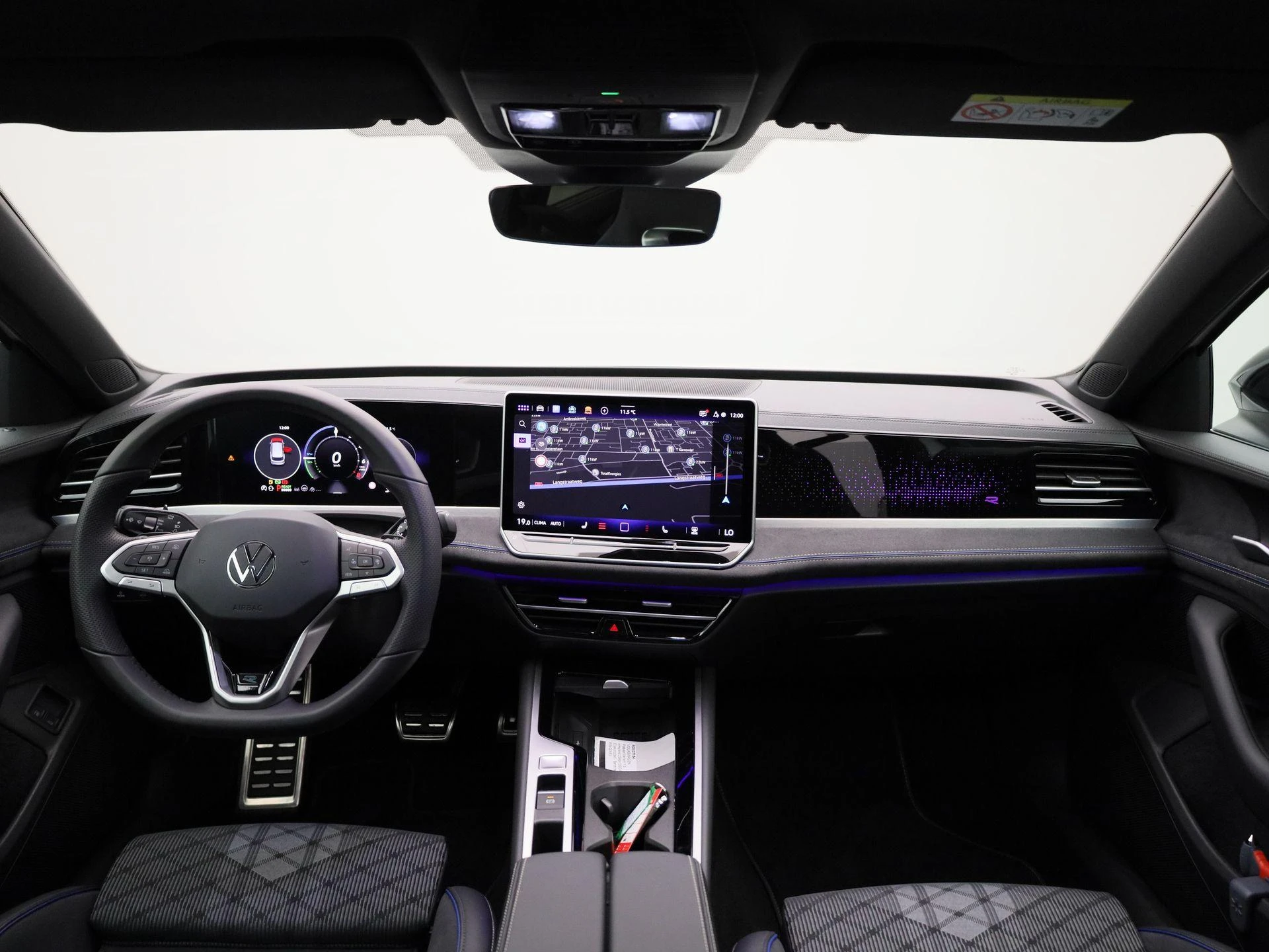 Volkswagen Passat - 44
