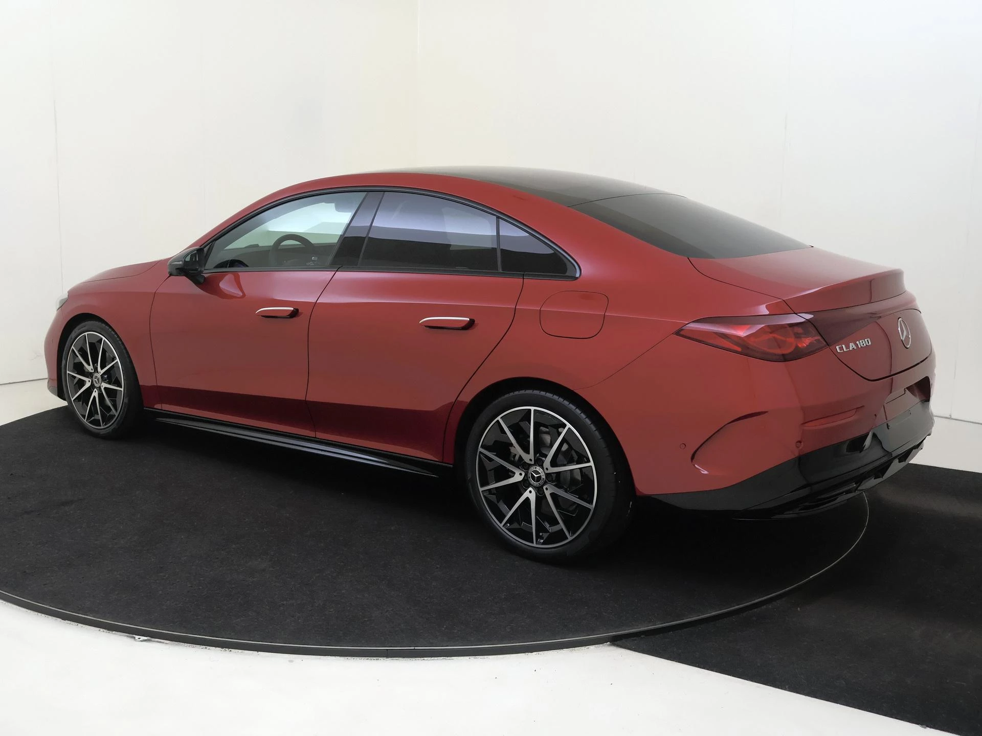 Mercedes-Benz-CLA-image-2