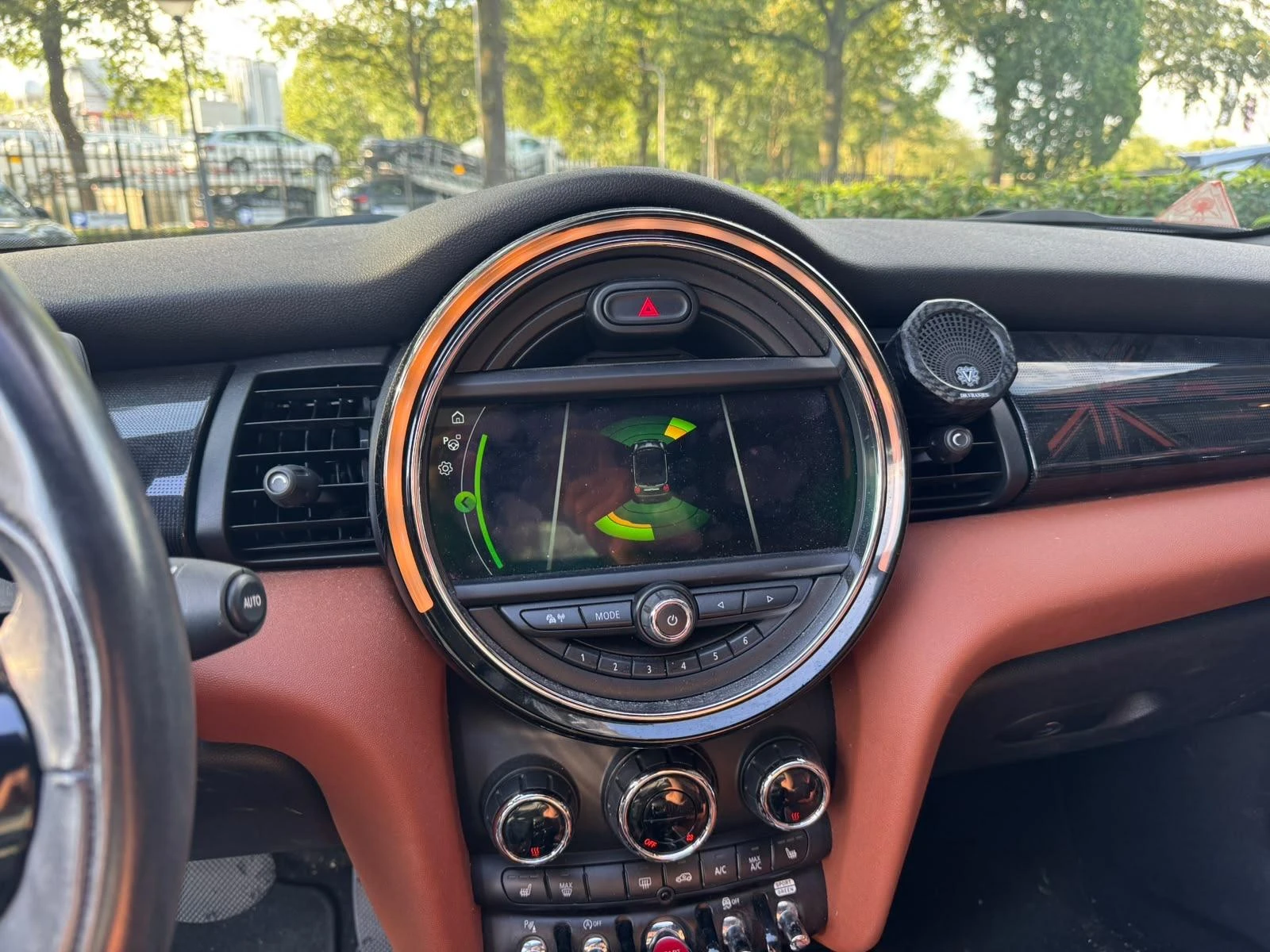 MINI-Cooper Cabrio-image-6