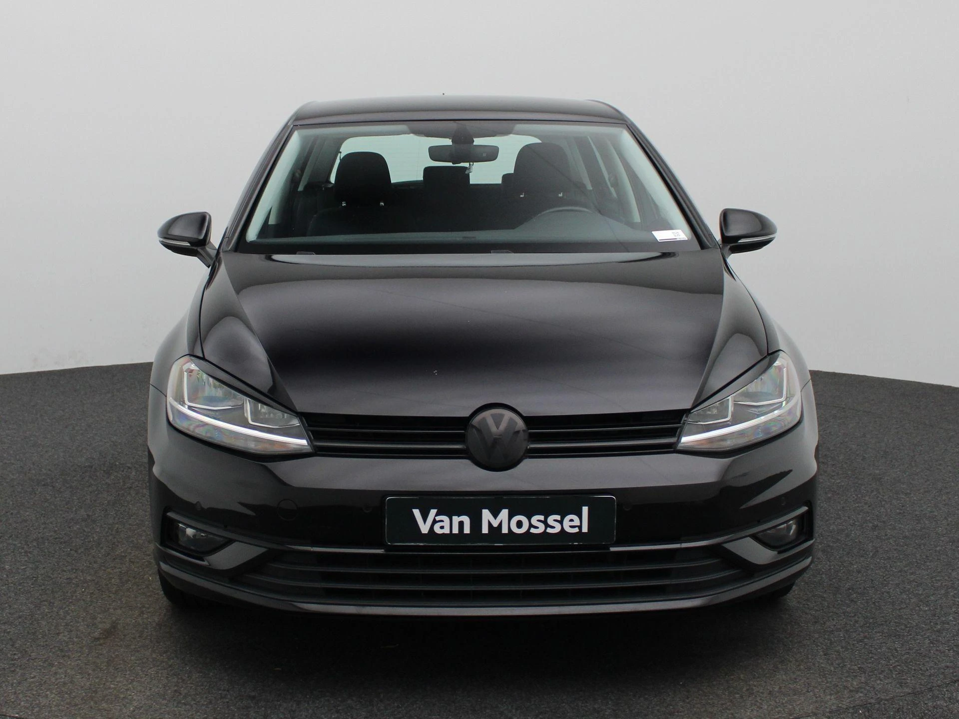 Volkswagen-Golf-image-2