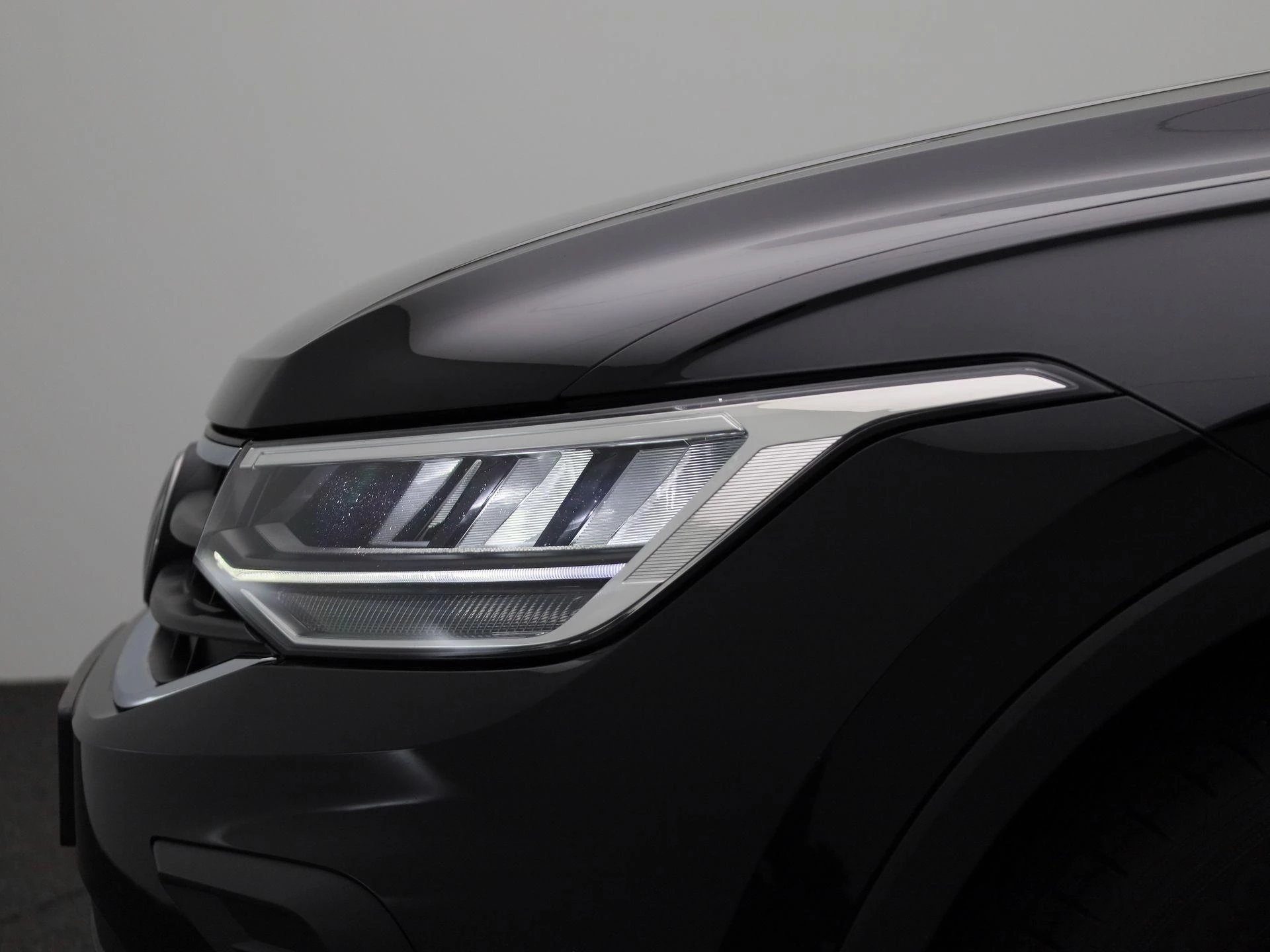 Volkswagen-Tiguan-image-15