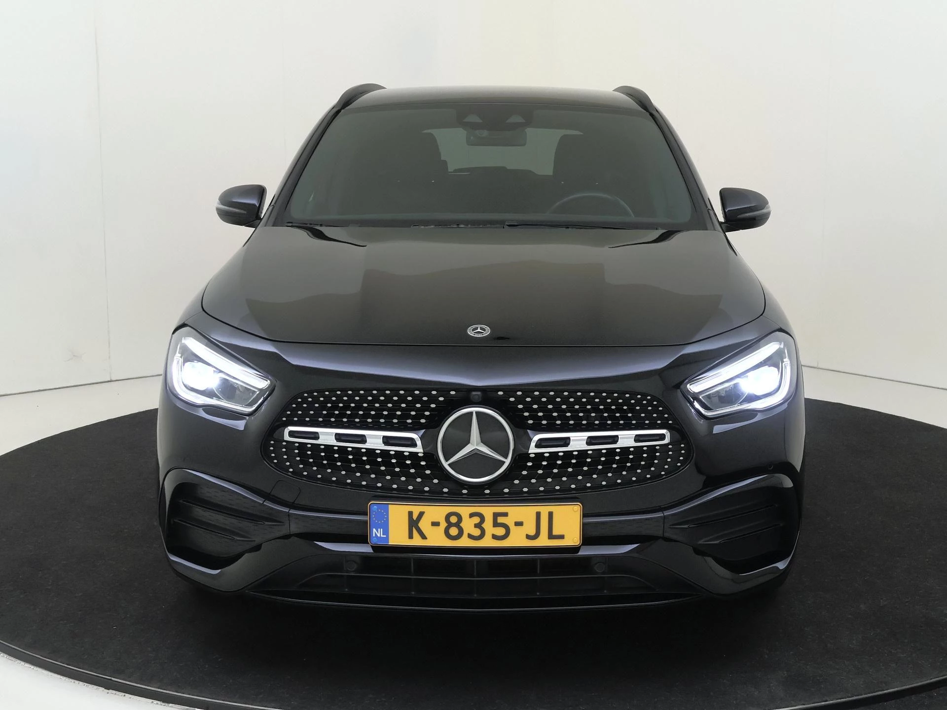 Mercedes-Benz-GLA-image-5