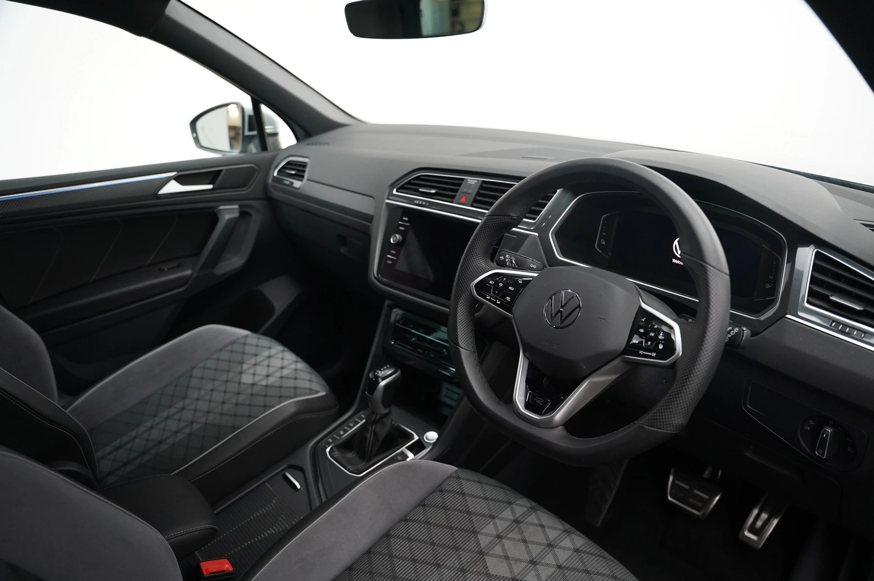 Volkswagen-Tiguan-image-5