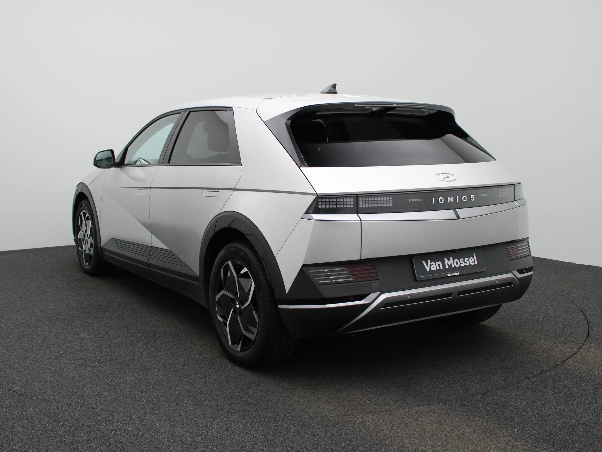 Hyundai-IONIQ 5-image-2