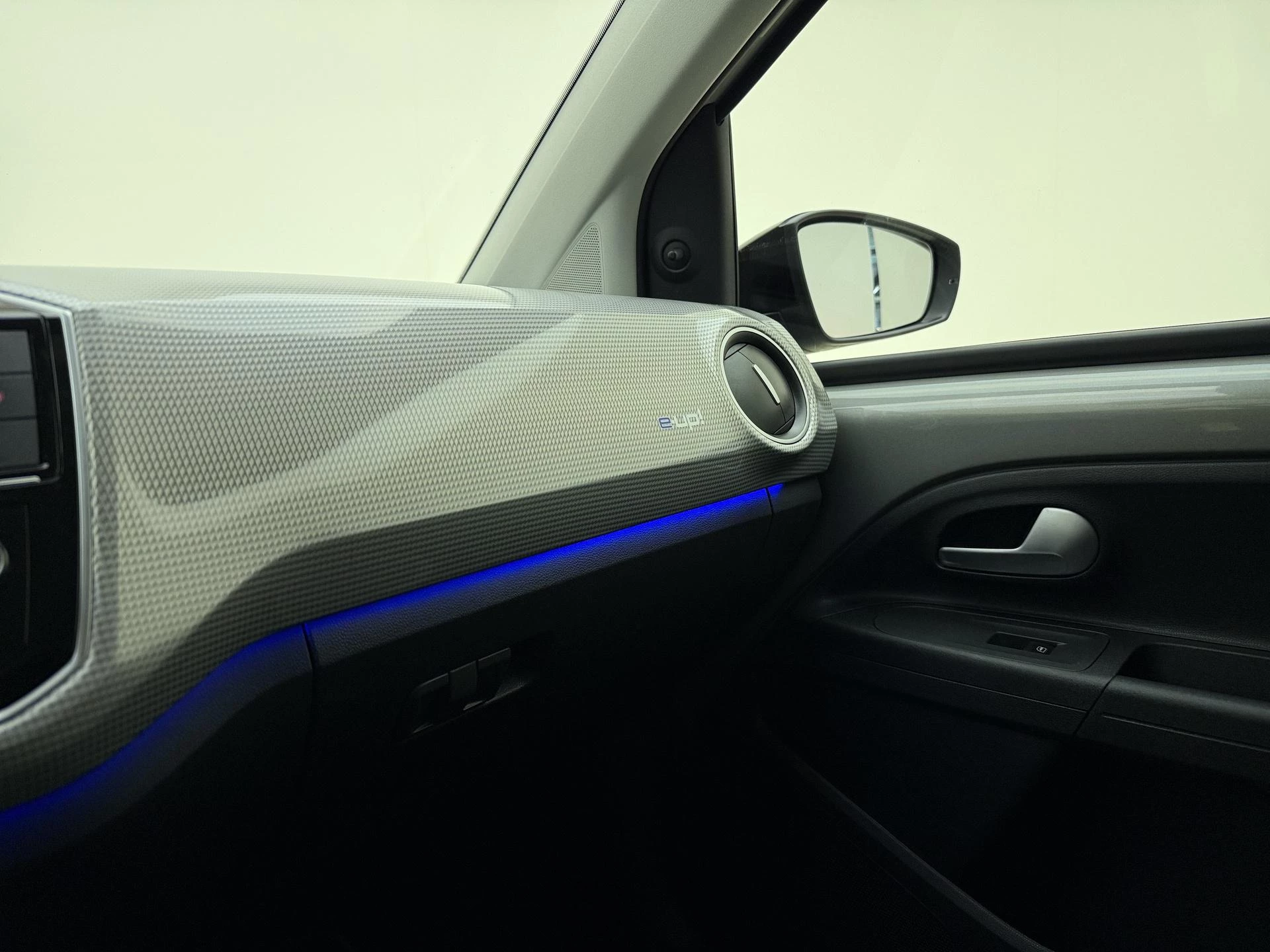 Volkswagen-e-up!-image-15