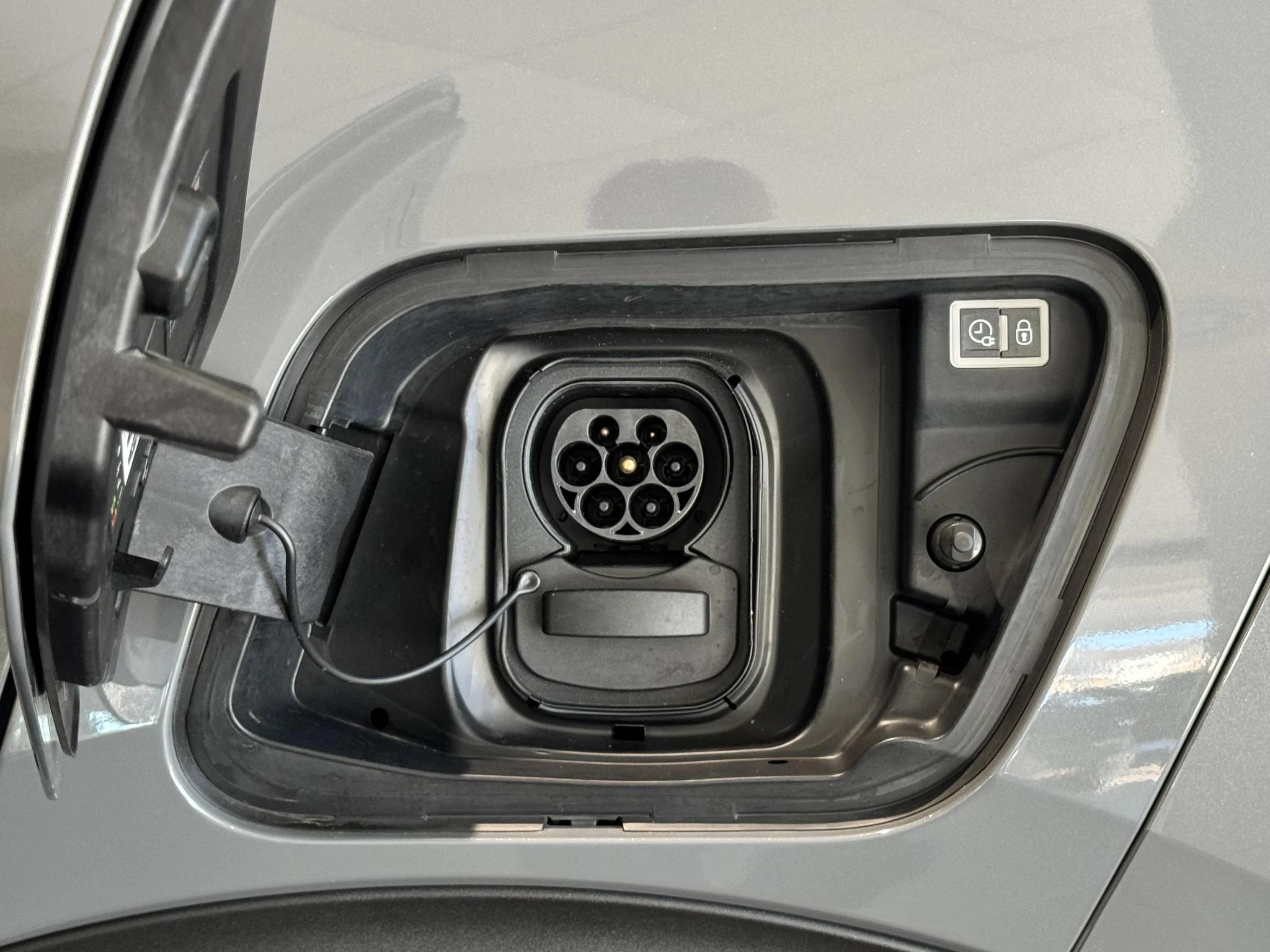 Peugeot e-2008 EV Allure Avantage 54 kWh
