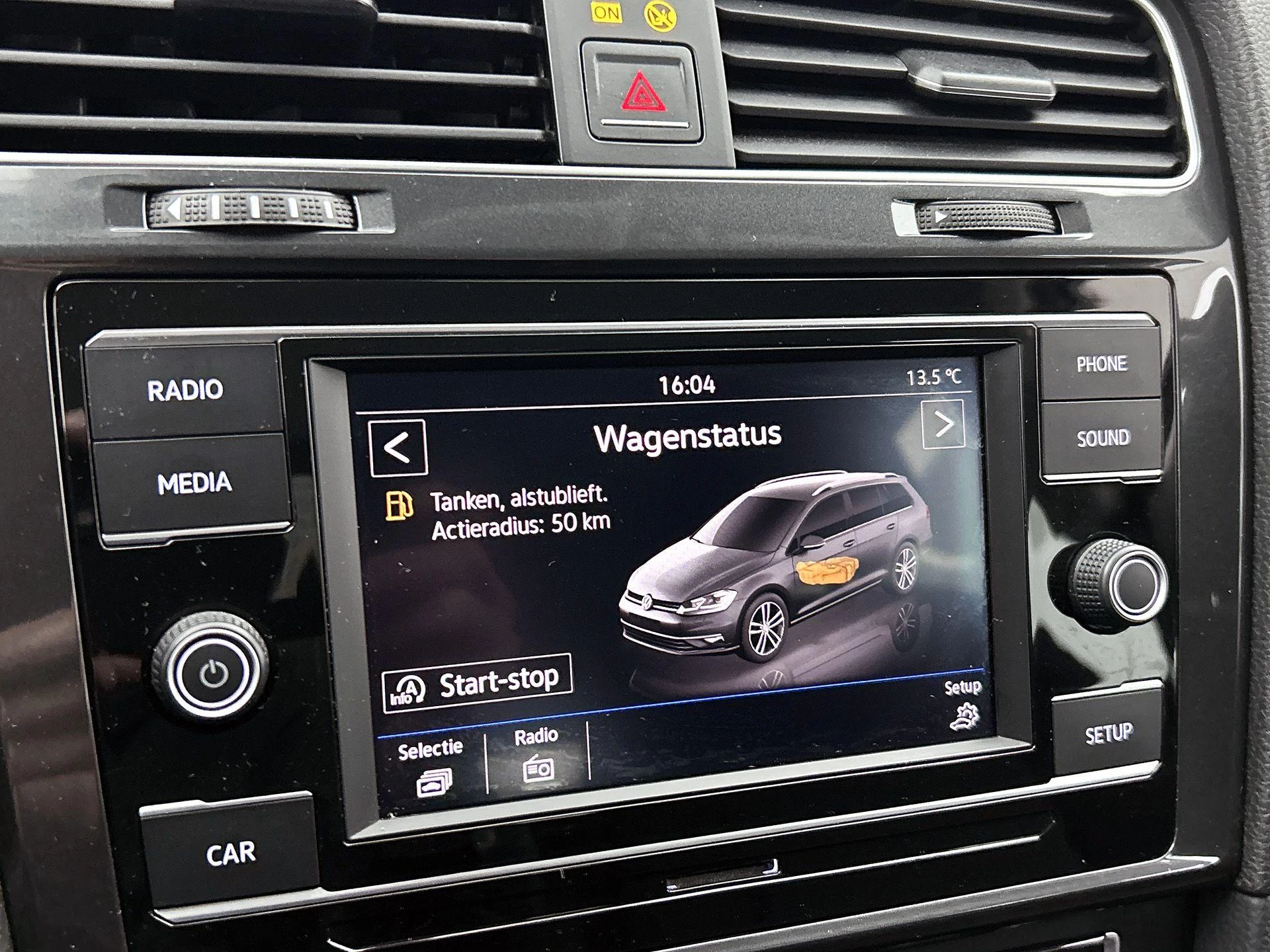 Volkswagen-Golf-image-9