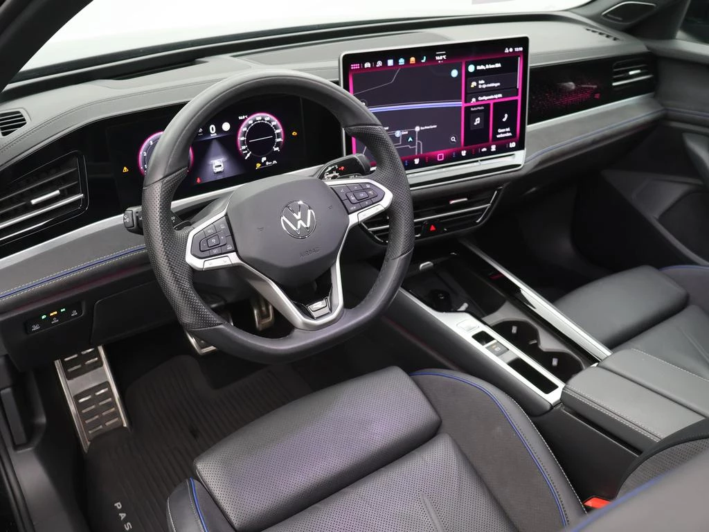 Volkswagen Passat SW Passat R-Line Business Premium 1.5TSI mHEV 150PK *AUTOMAAT*PANODAK*LEDER*ALCANTARA*SPORTZETELS*CAMERA*PDC*ACC*NAVI*...*