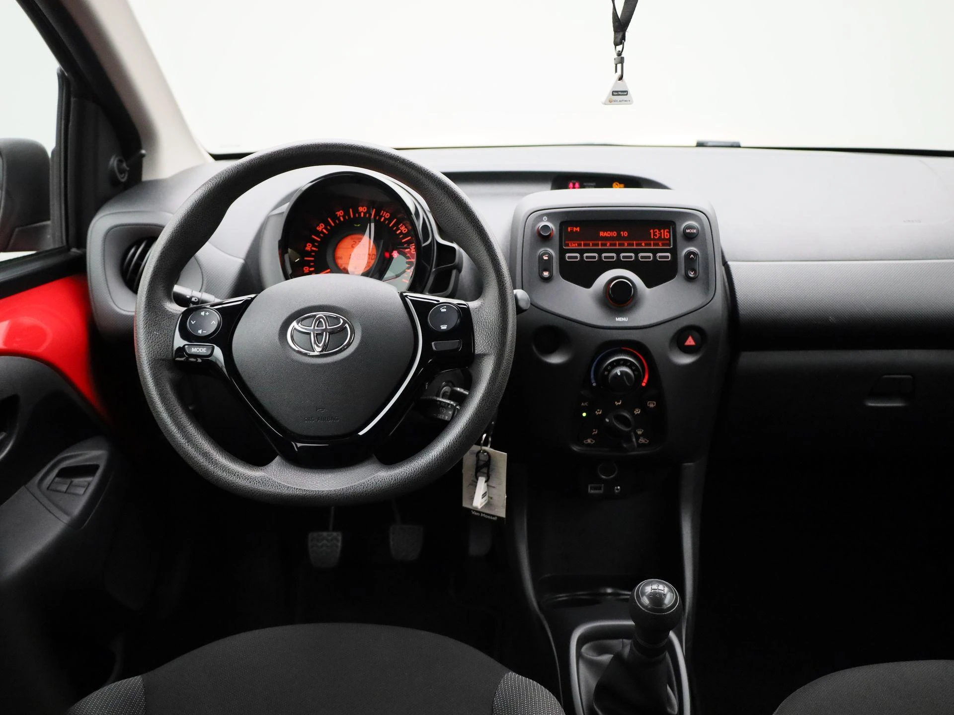 Toyota-Aygo-image-6
