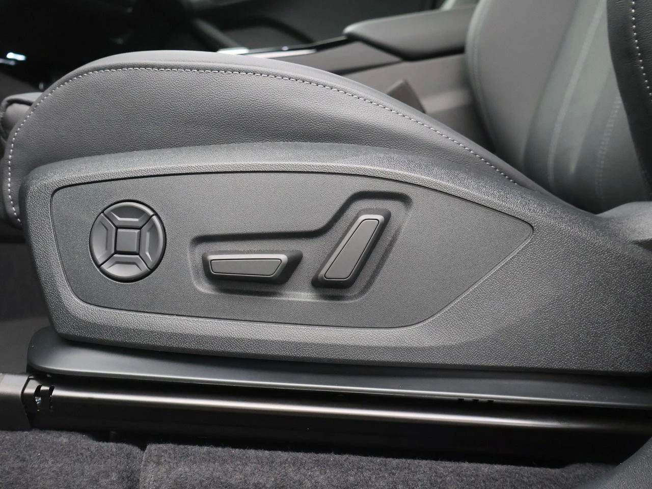 Audi-Q6 e-tron-image-10