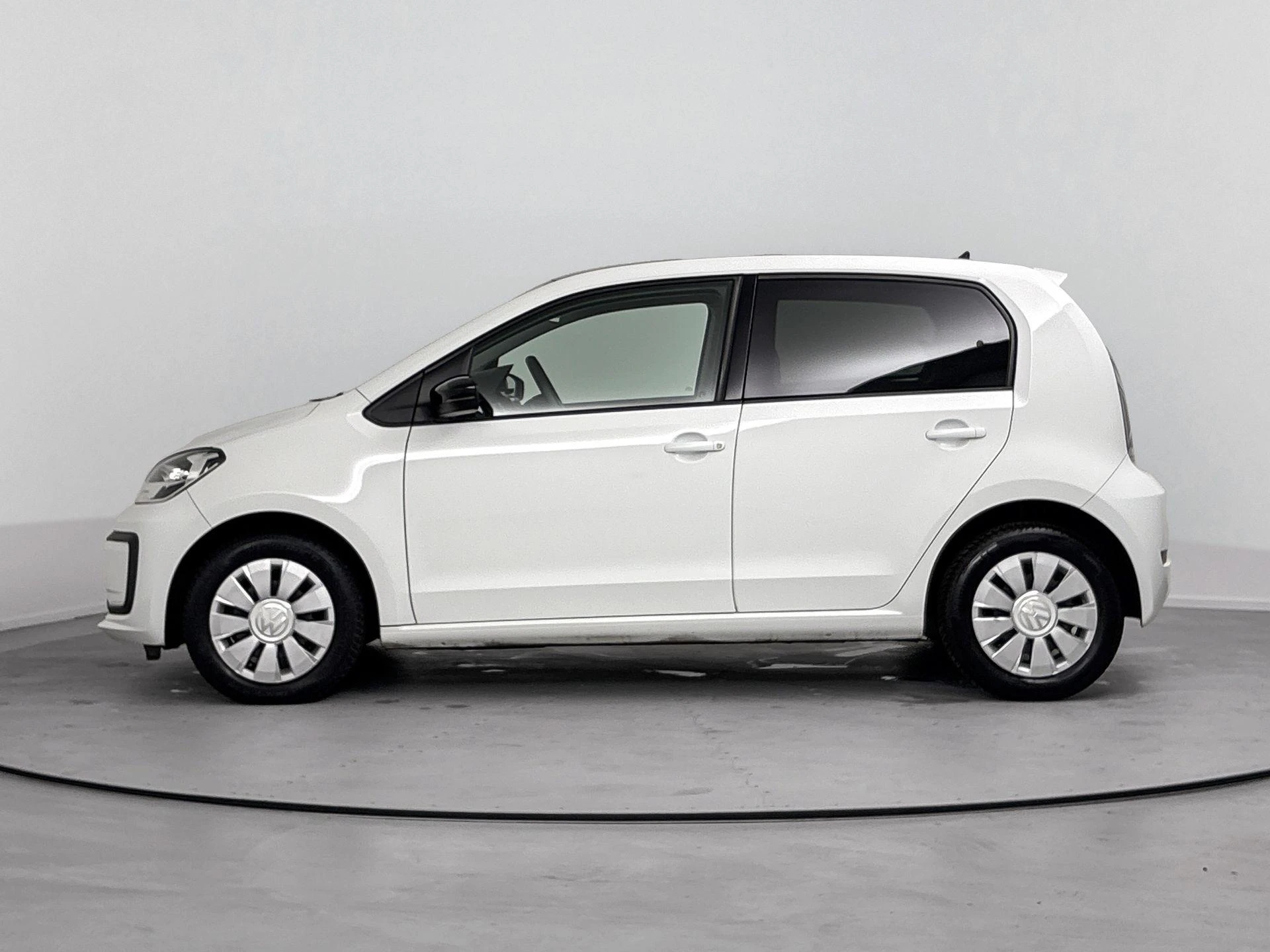 Volkswagen-up!-image-1