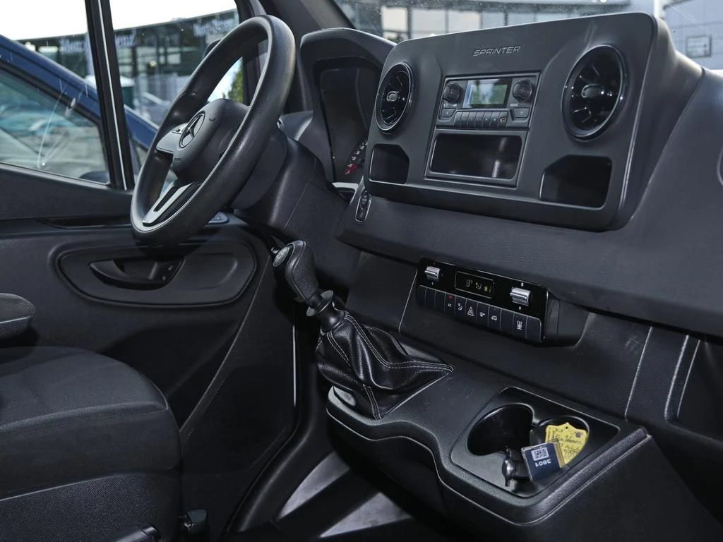 Mercedes-Benz-Sprinter 317-image-9