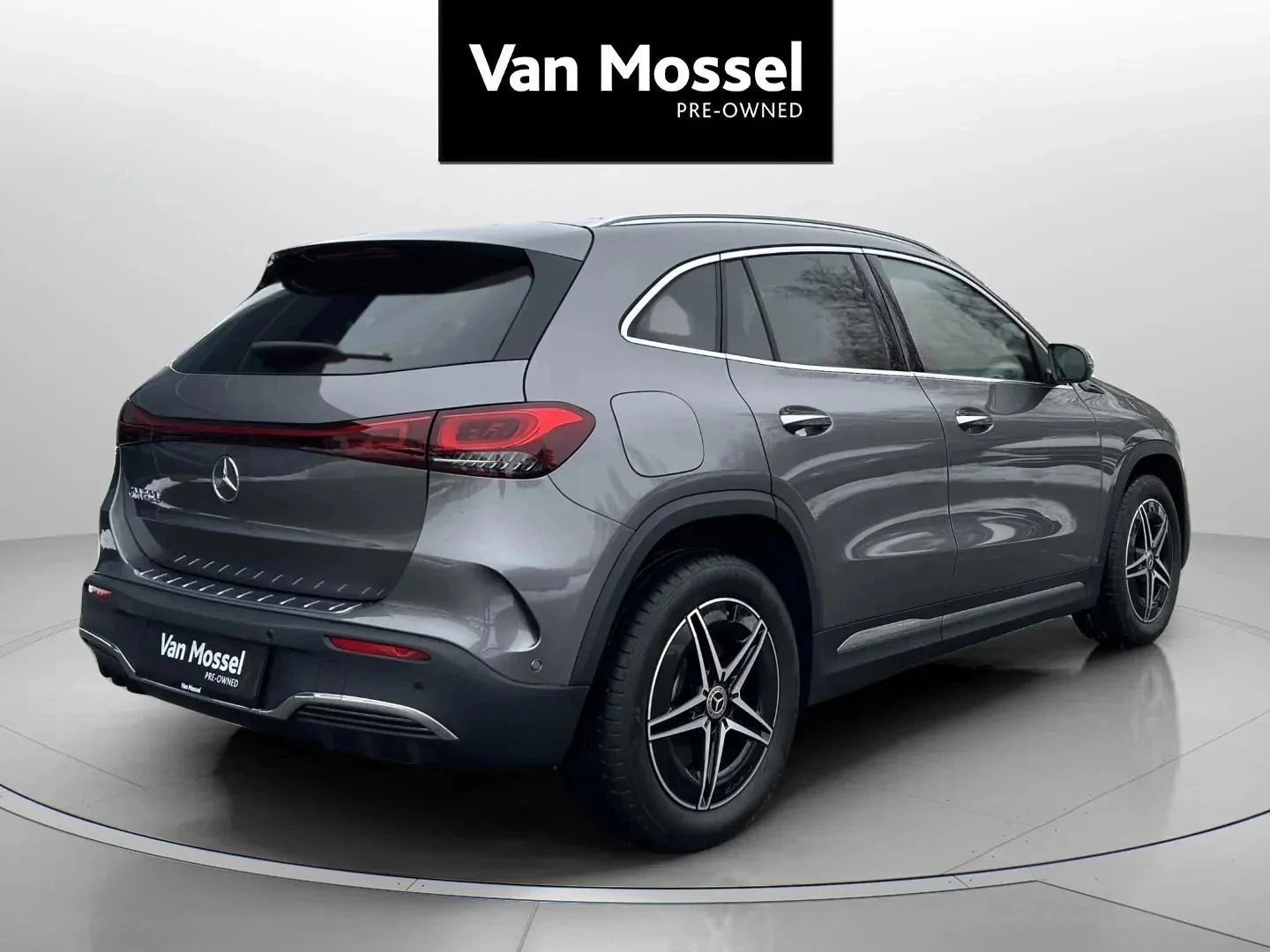 Mercedes-Benz-EQA-image-4