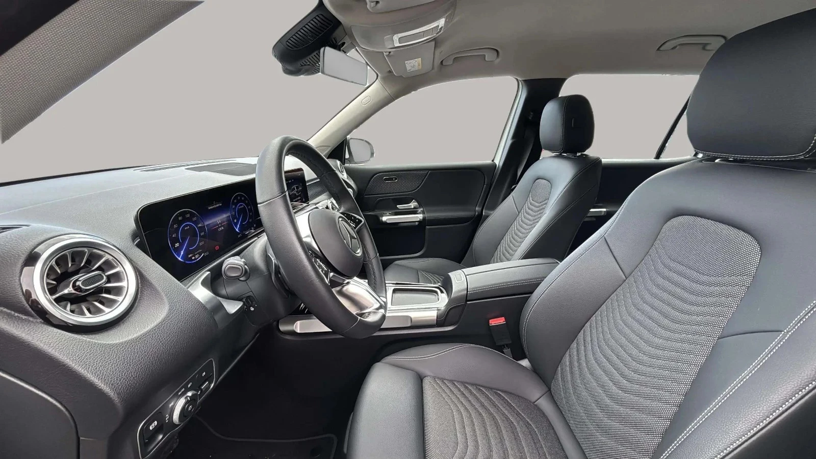 Mercedes-Benz-EQB-image-8