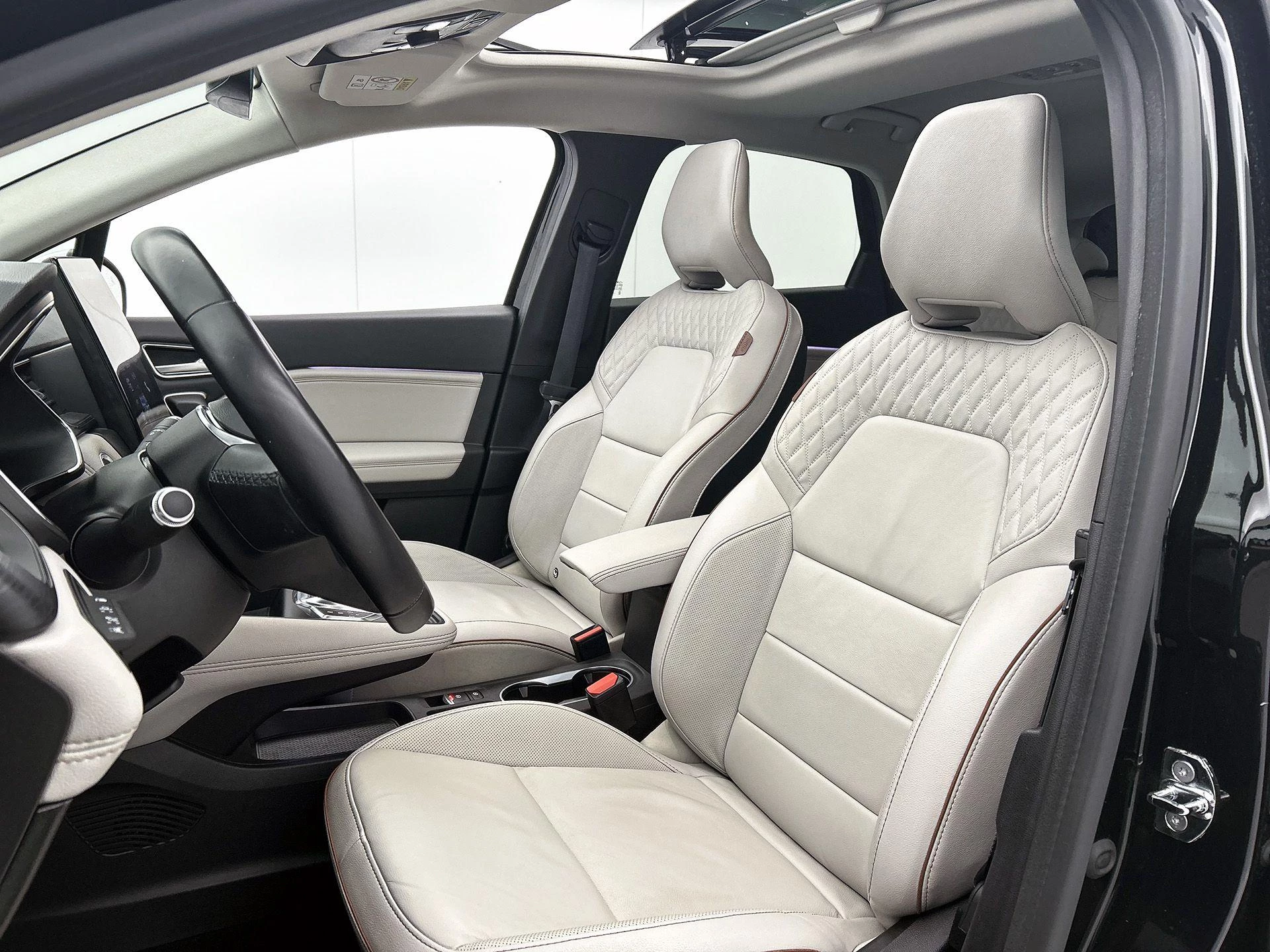 Renault Captur 1.6 E-Tech Plug-in Hybrid 160 Initiale Paris