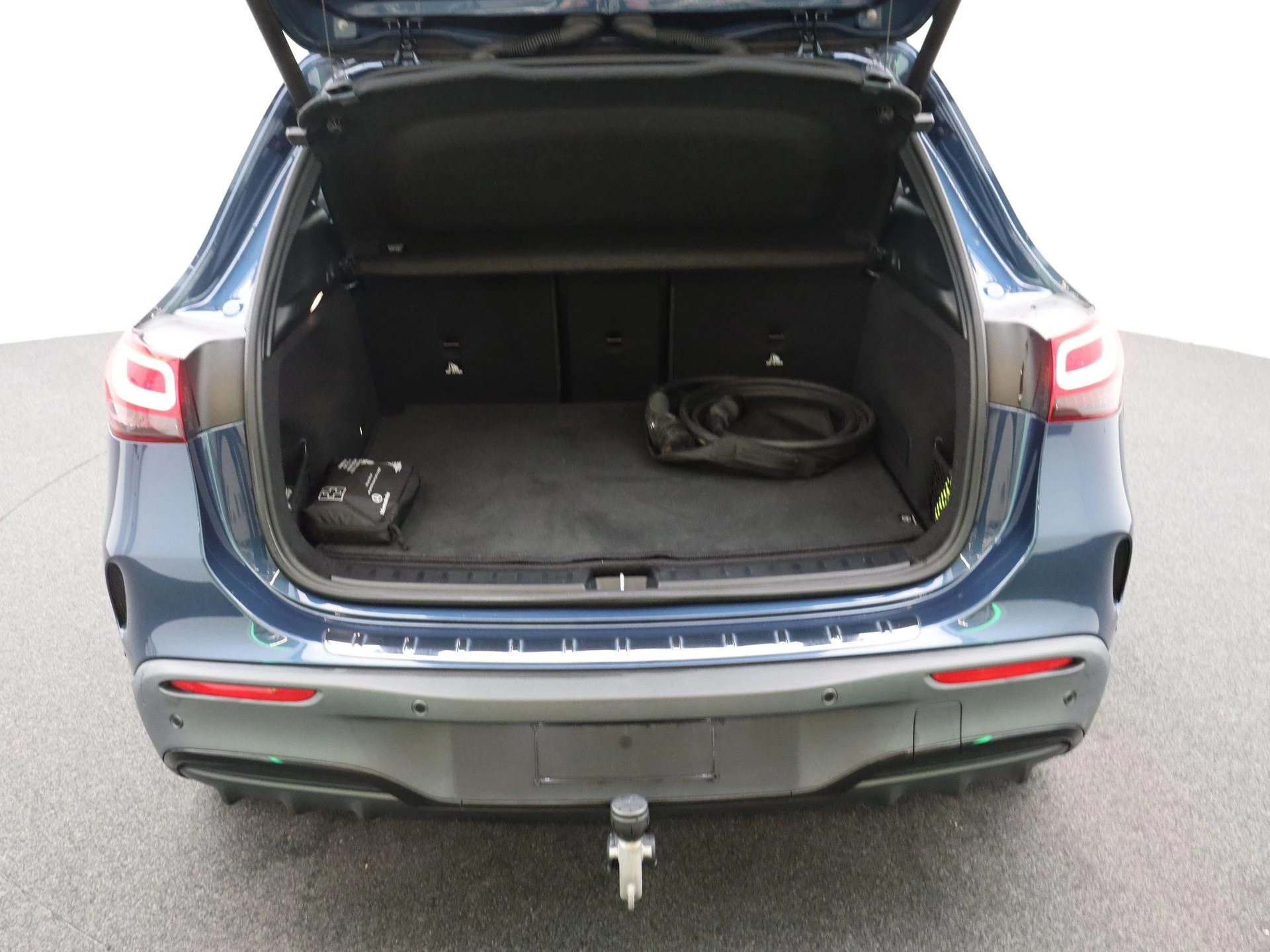 Mercedes-Benz EQA 250 AMG Line + TREKHAAK + KEY LESS + CAMERA +