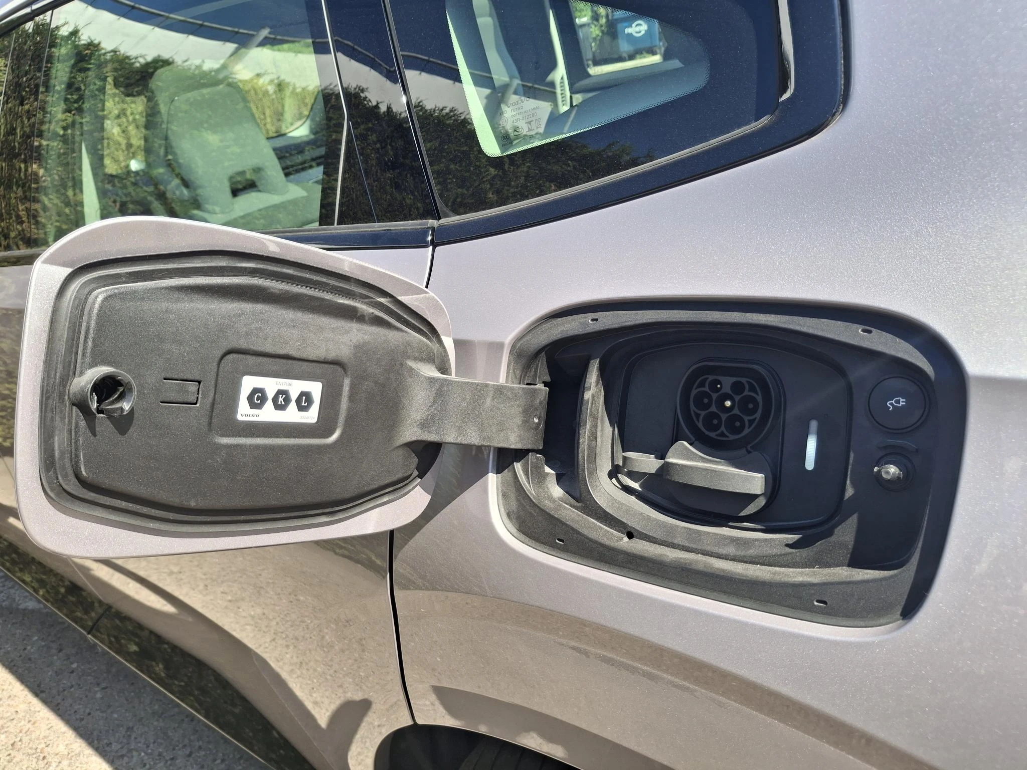 Volvo-ES90-image-36